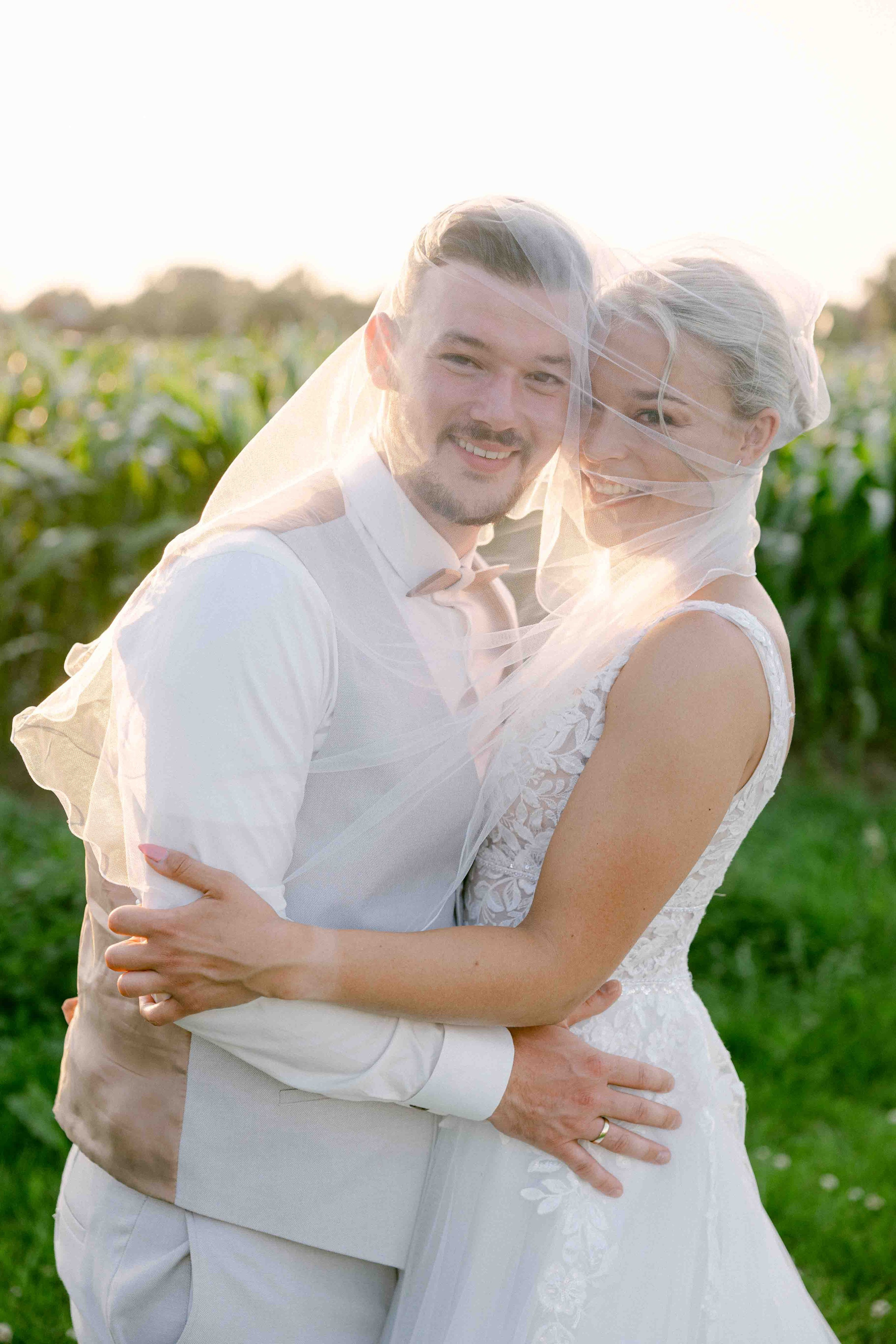 sonnenuntergang fotoshooting bei hochzeit im ak happiness 