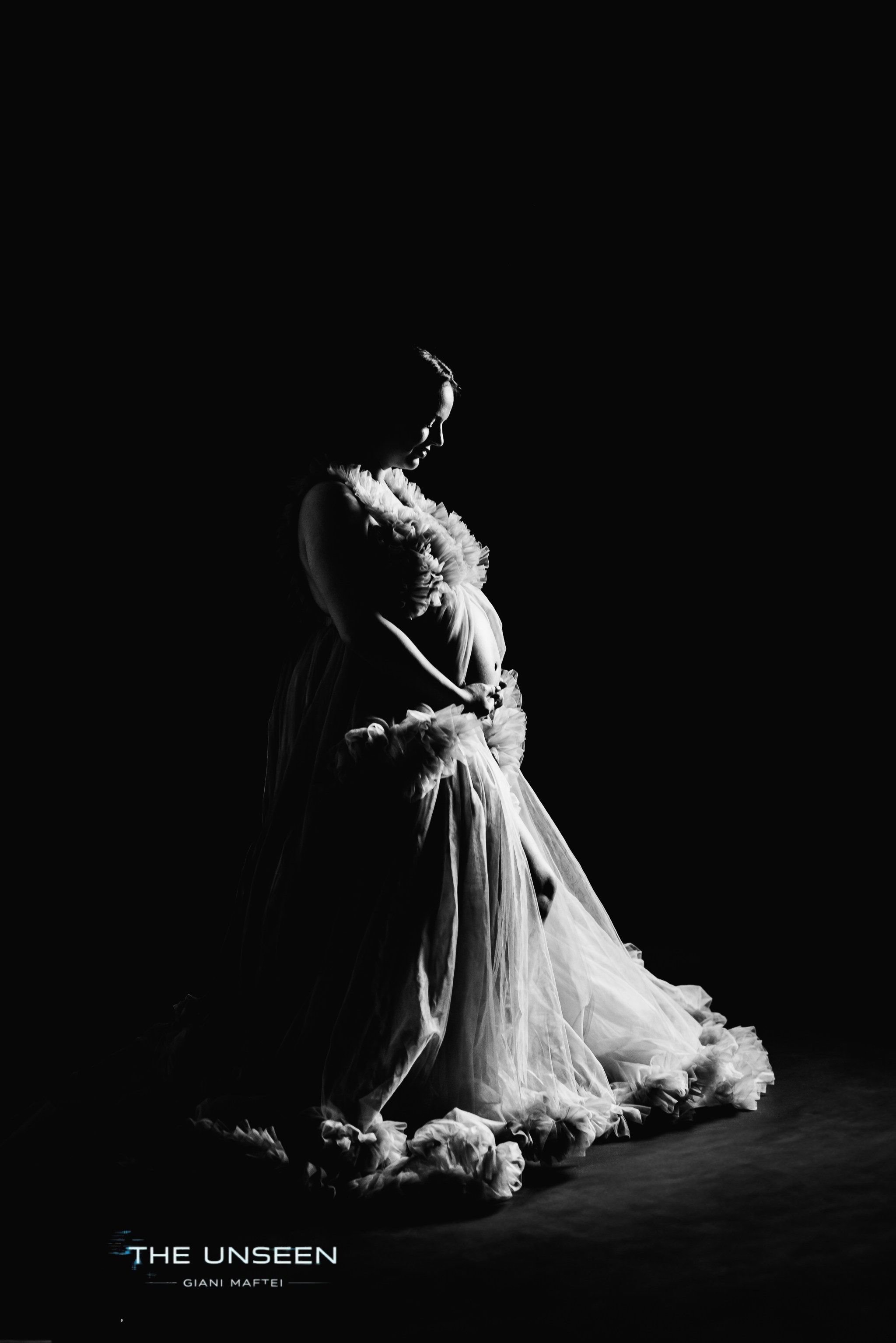 Maternity photo session- Cristina. The Unseen by Giani Maftei