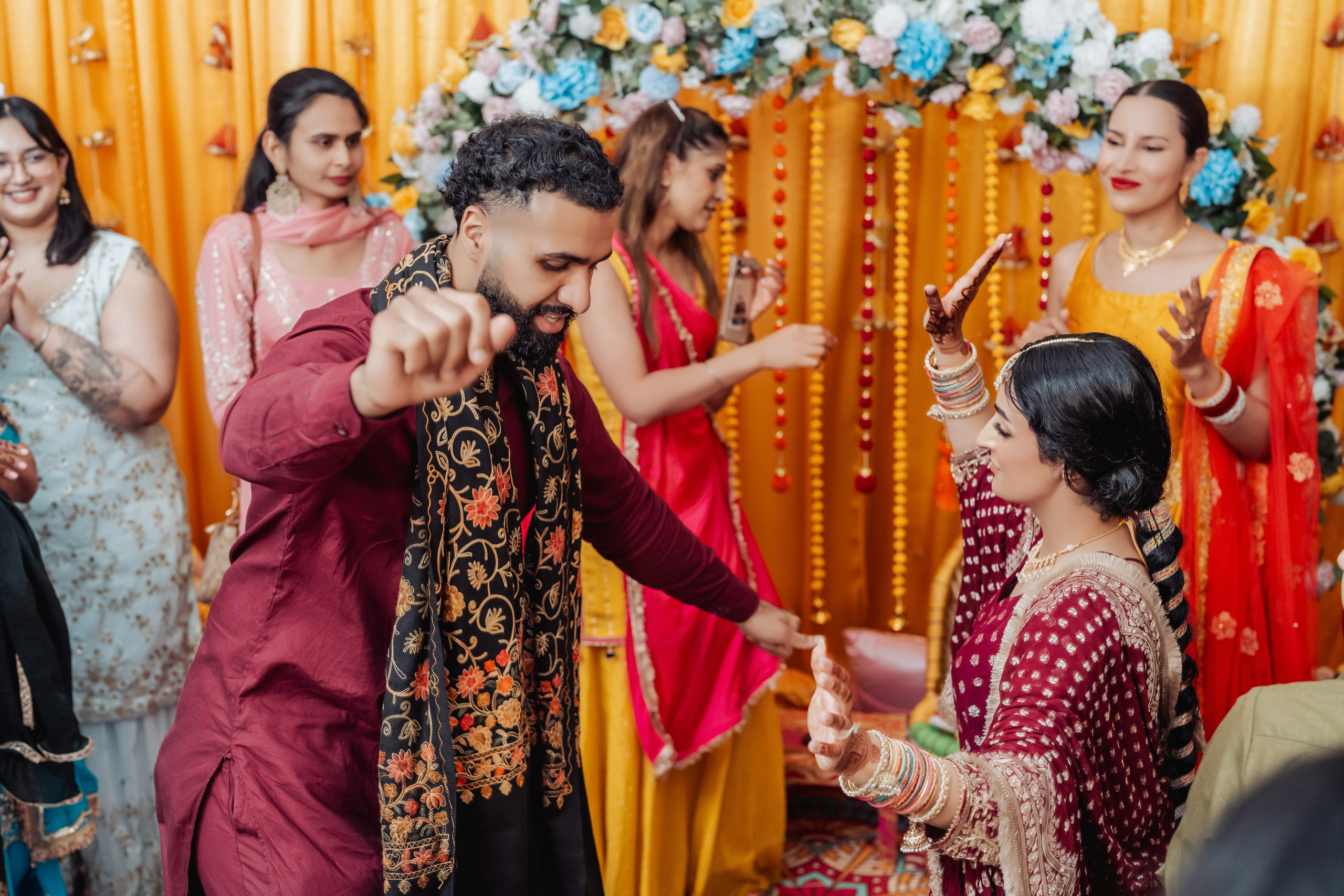 Gurchain & Tegvir. Wedding Photographer & Cinematographer studios