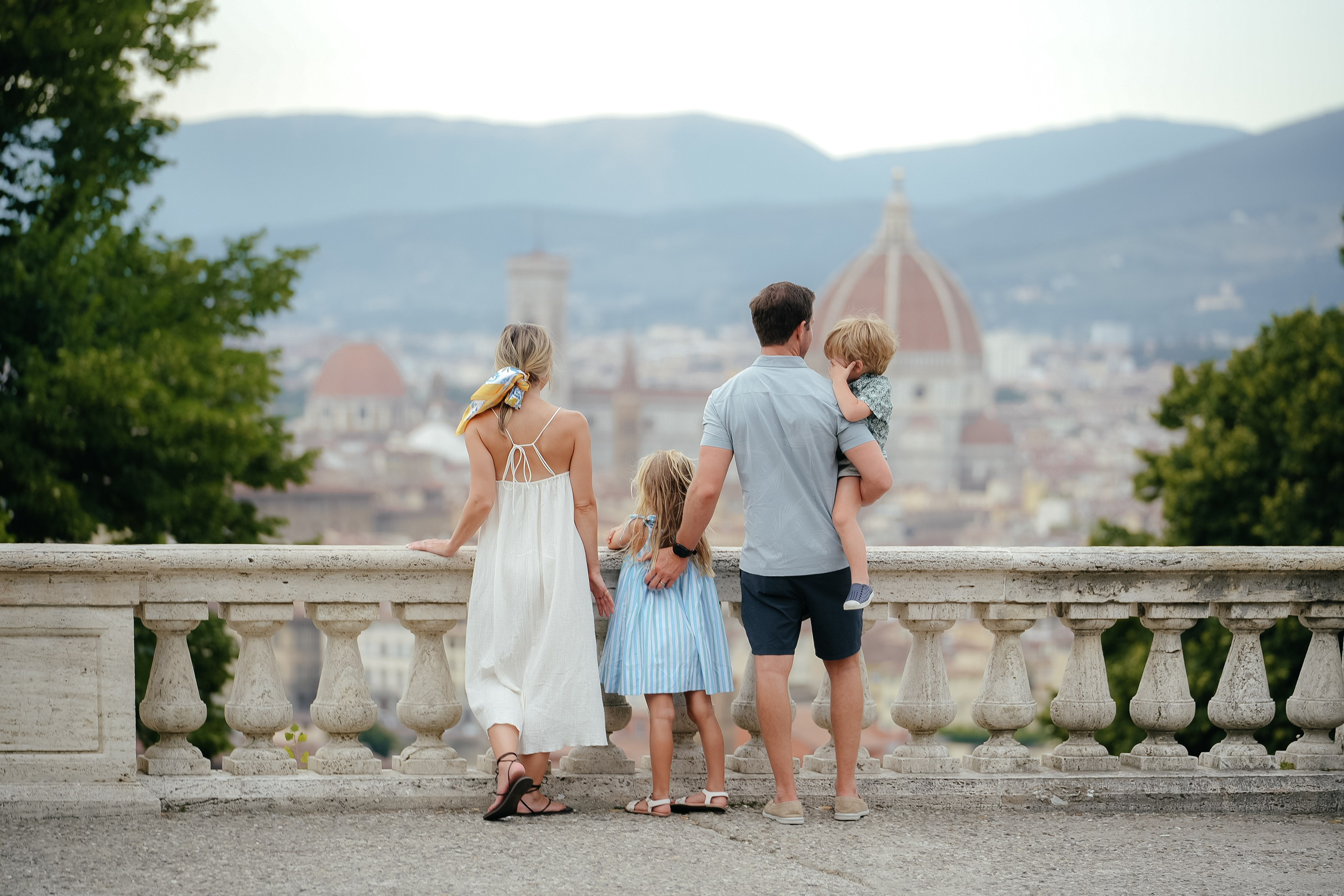 Nicole & Family. Wedding Photographer in Italy