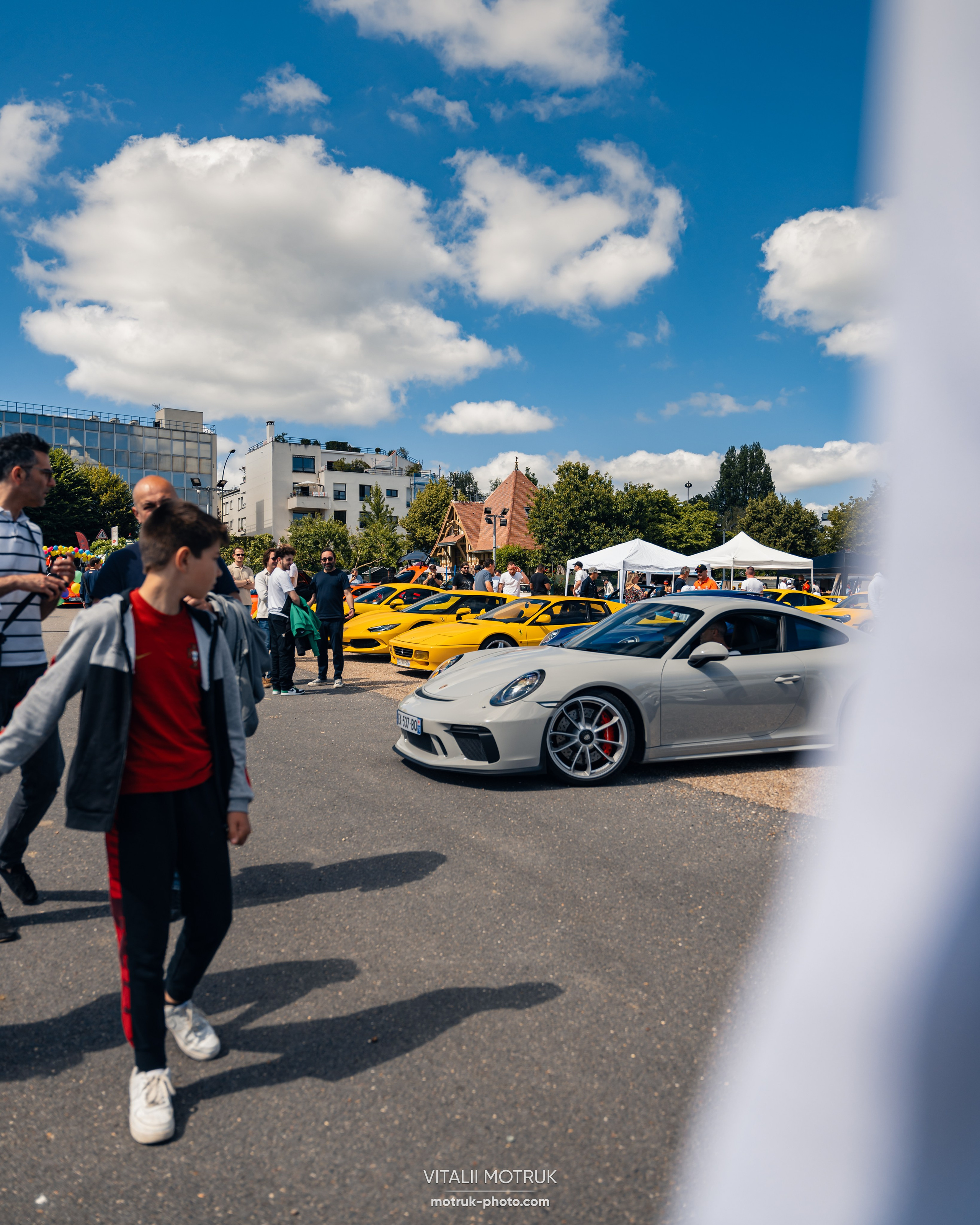 Cars and Coffee 23 juin 2024. Photographe de voitures à Paris — Vitalii Motruk