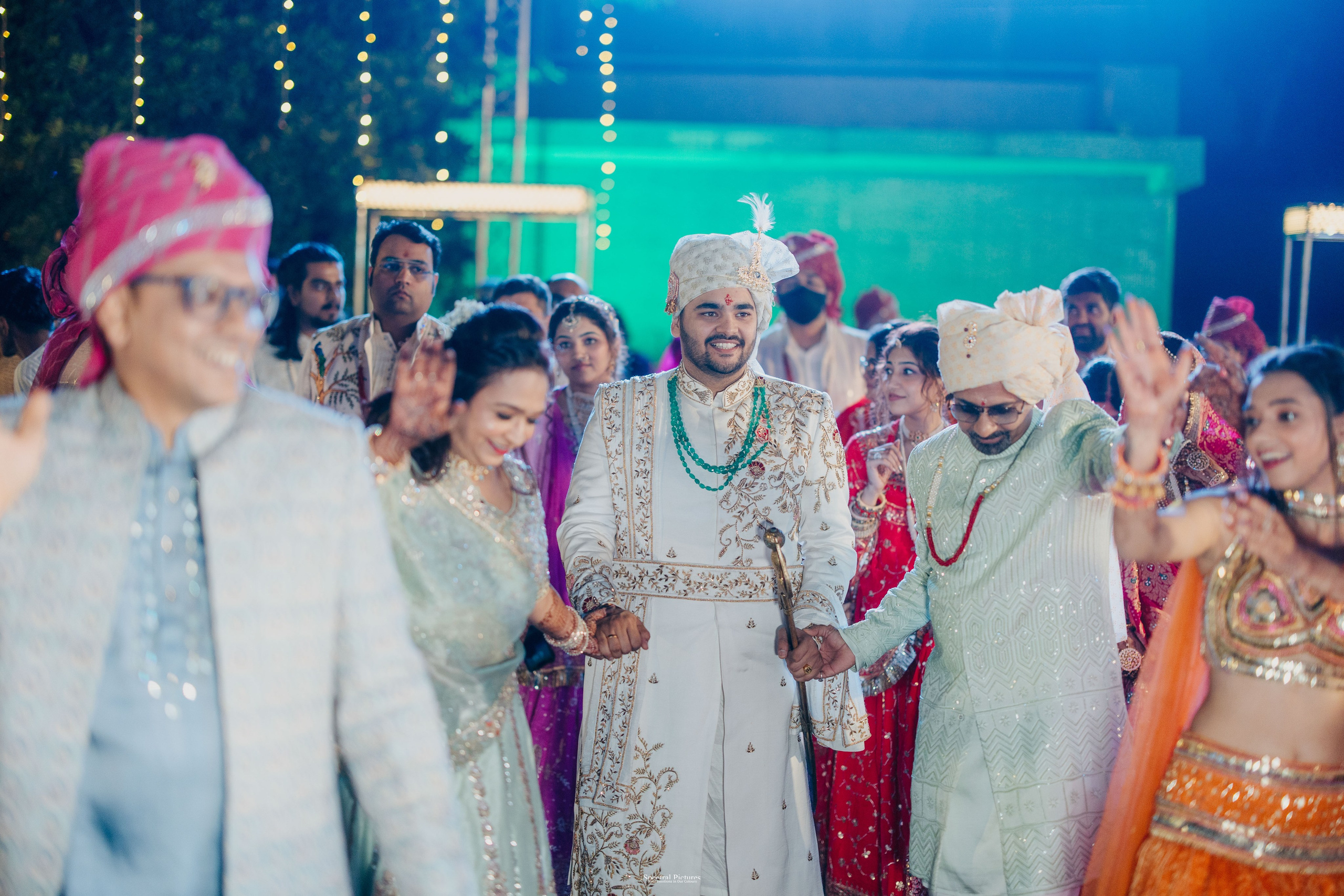 #ADIकीAESHहै