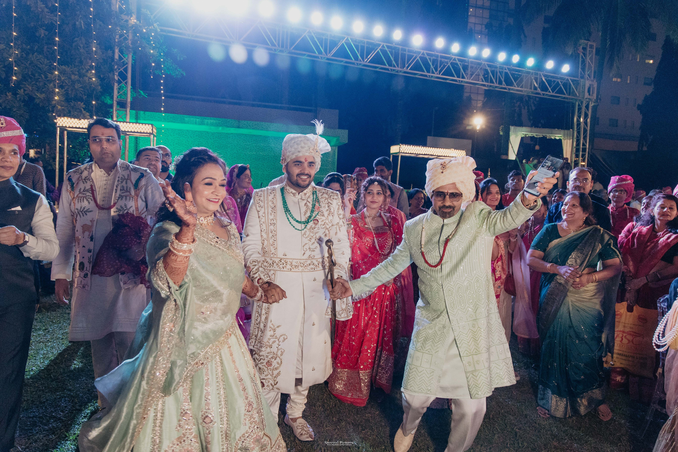 #ADIकीAESHहै