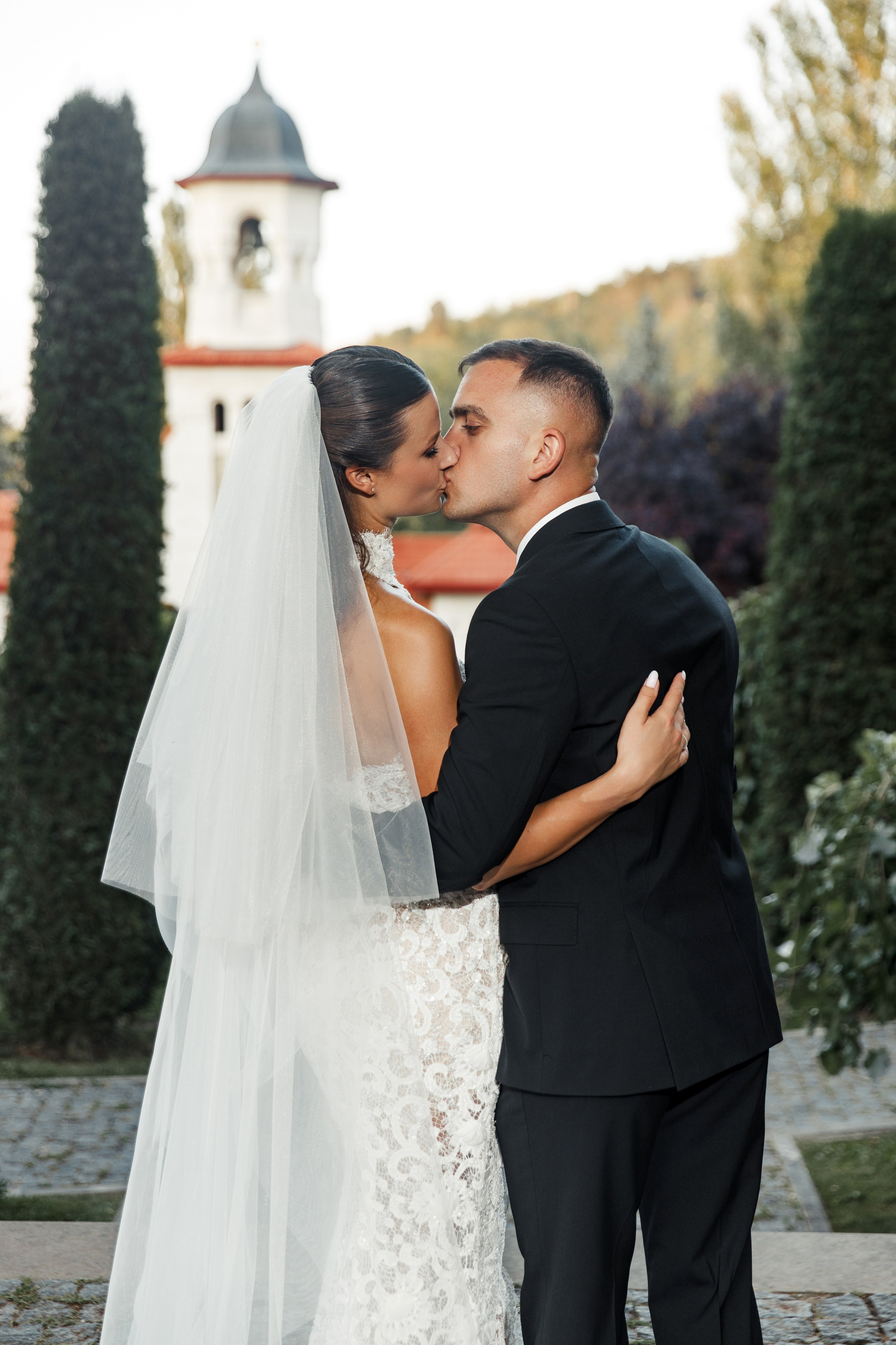 Daniel & Nicoleta. BUREA PRODUCTION