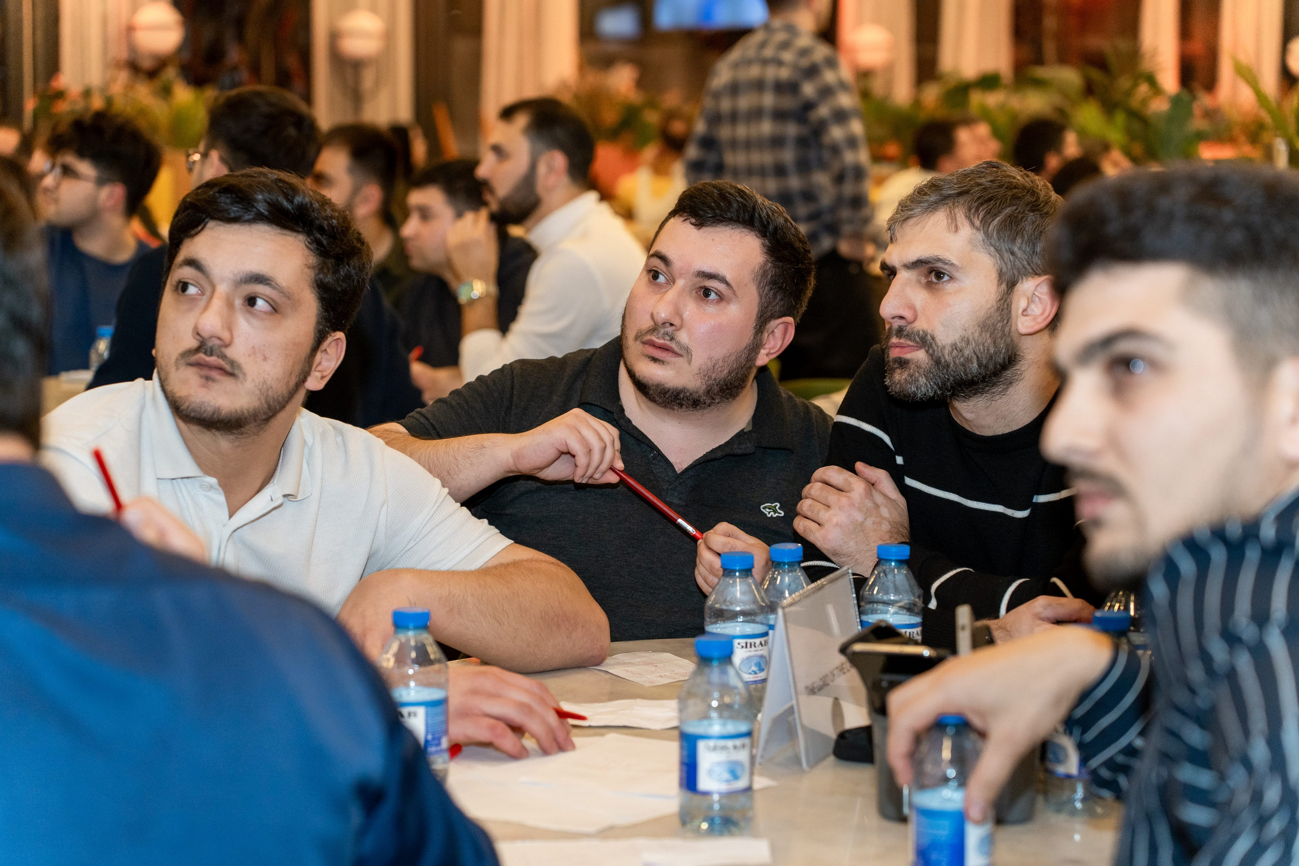 Azəronline şirkətinin əməkdaşlarının “Nə? Harada? Nə zaman?” oyunu. Fotoqraf Vəli Məmmədov