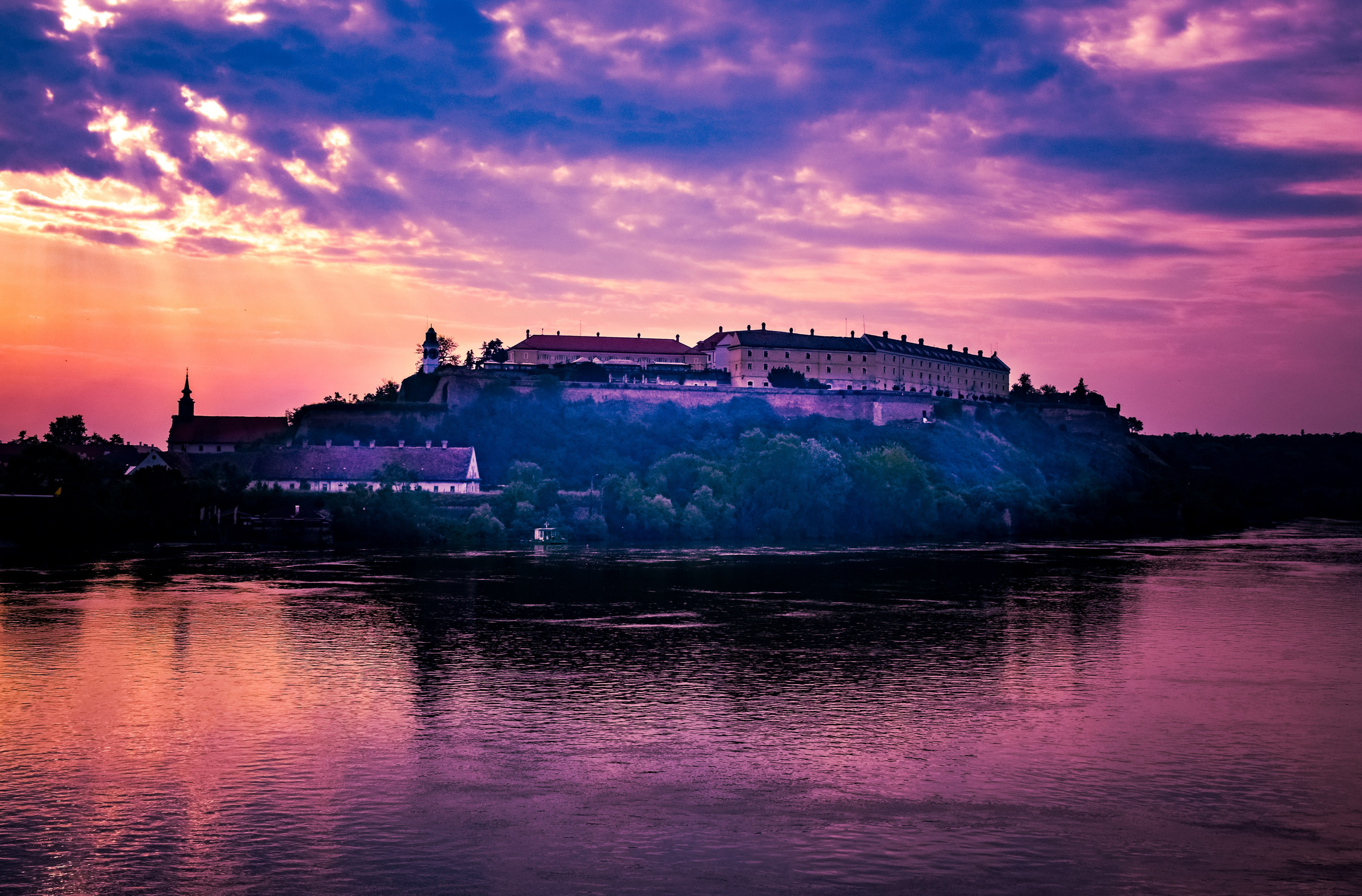 Петроварадин - галерија на продају. Викторија Федосеенко, фотограф у Србији