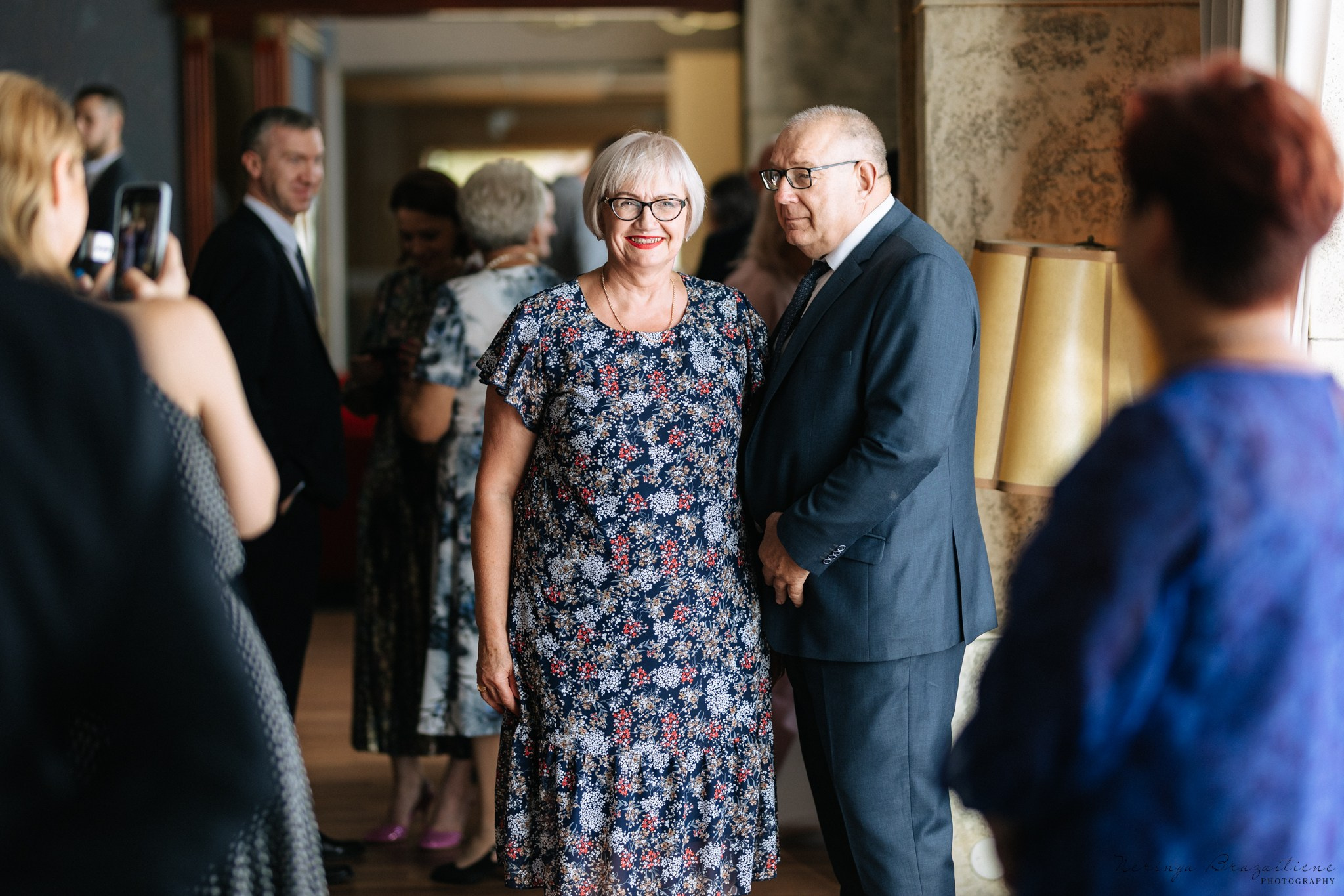 Vestuvinė fotosesija Kaune, Vienybės aikštėje, prie Lietuvos banko