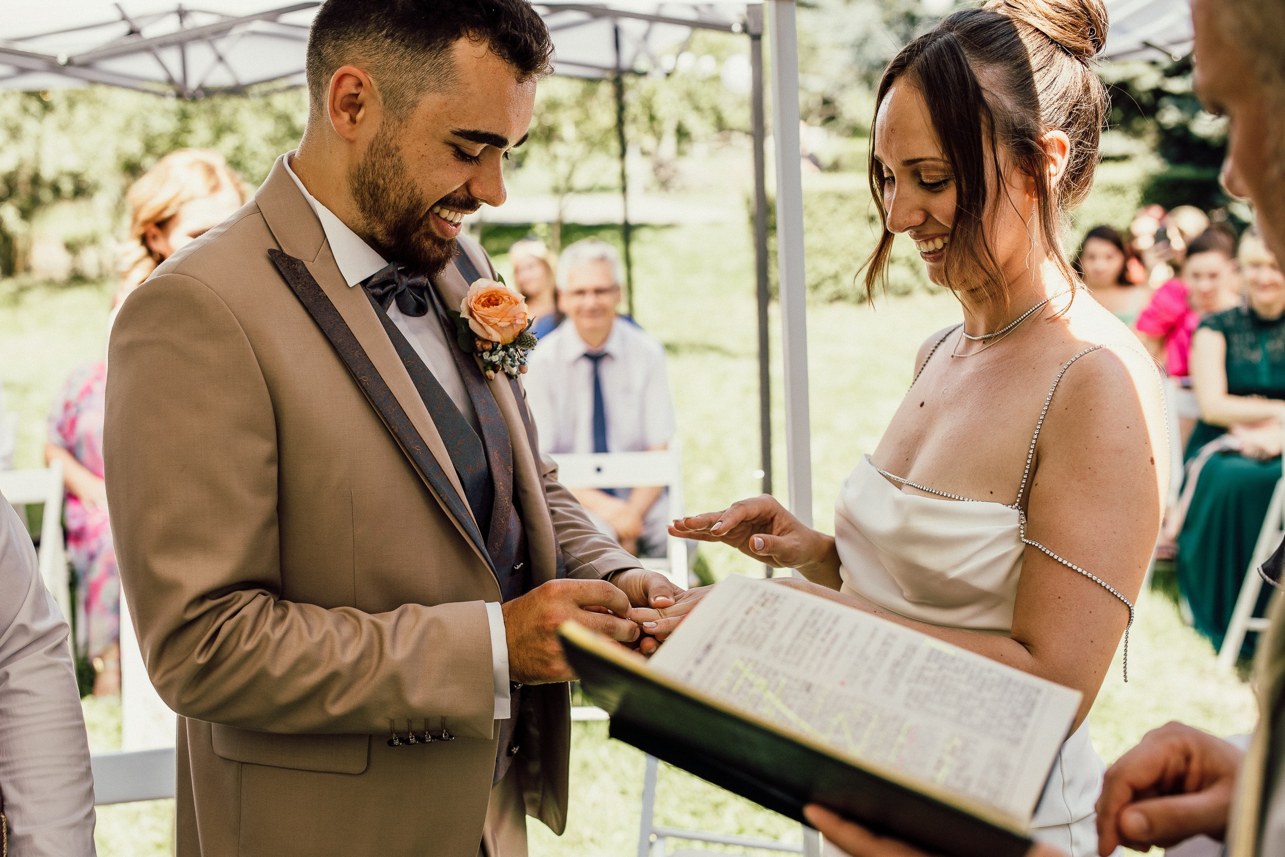 Nunta în aer liber RustiQ Garden - Fotograf Nuntă. Horatiu Fat: Fotograf si Videograf Profesionist Nunta Cluj-Napoca