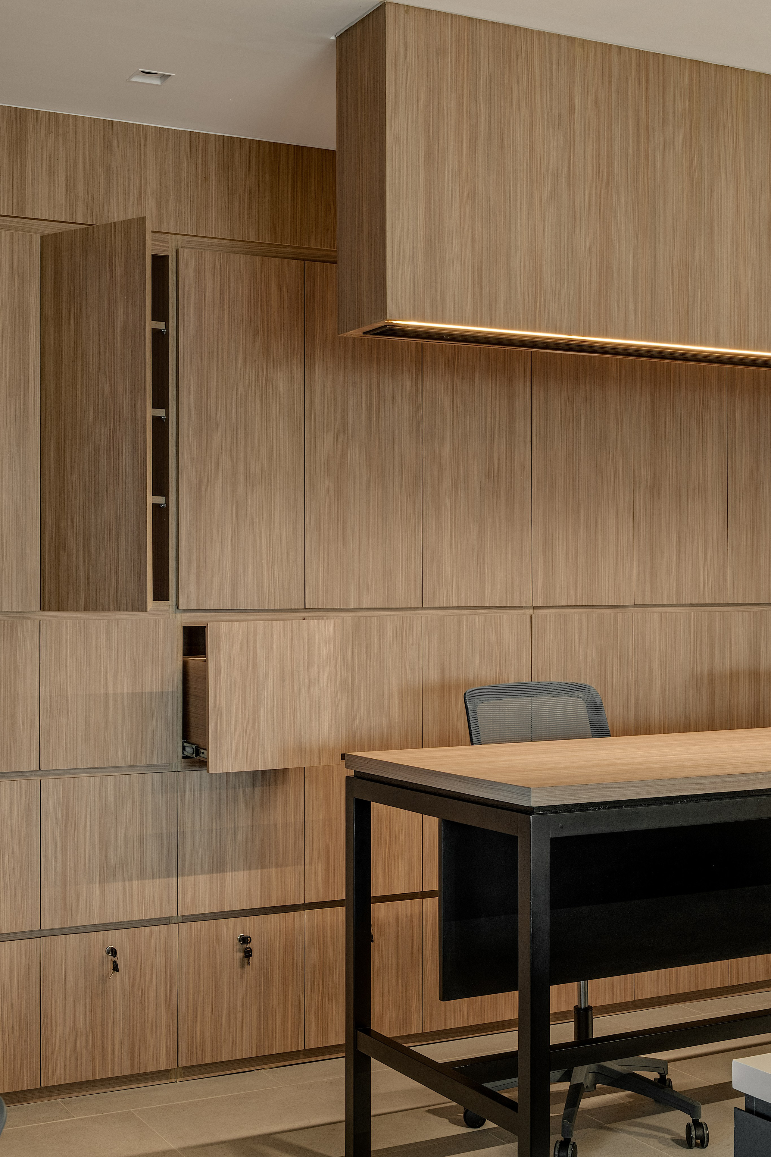 Office // Glaston Tower. Interior & Architectural Photographer Philippines | Argen Carlo Camaclang