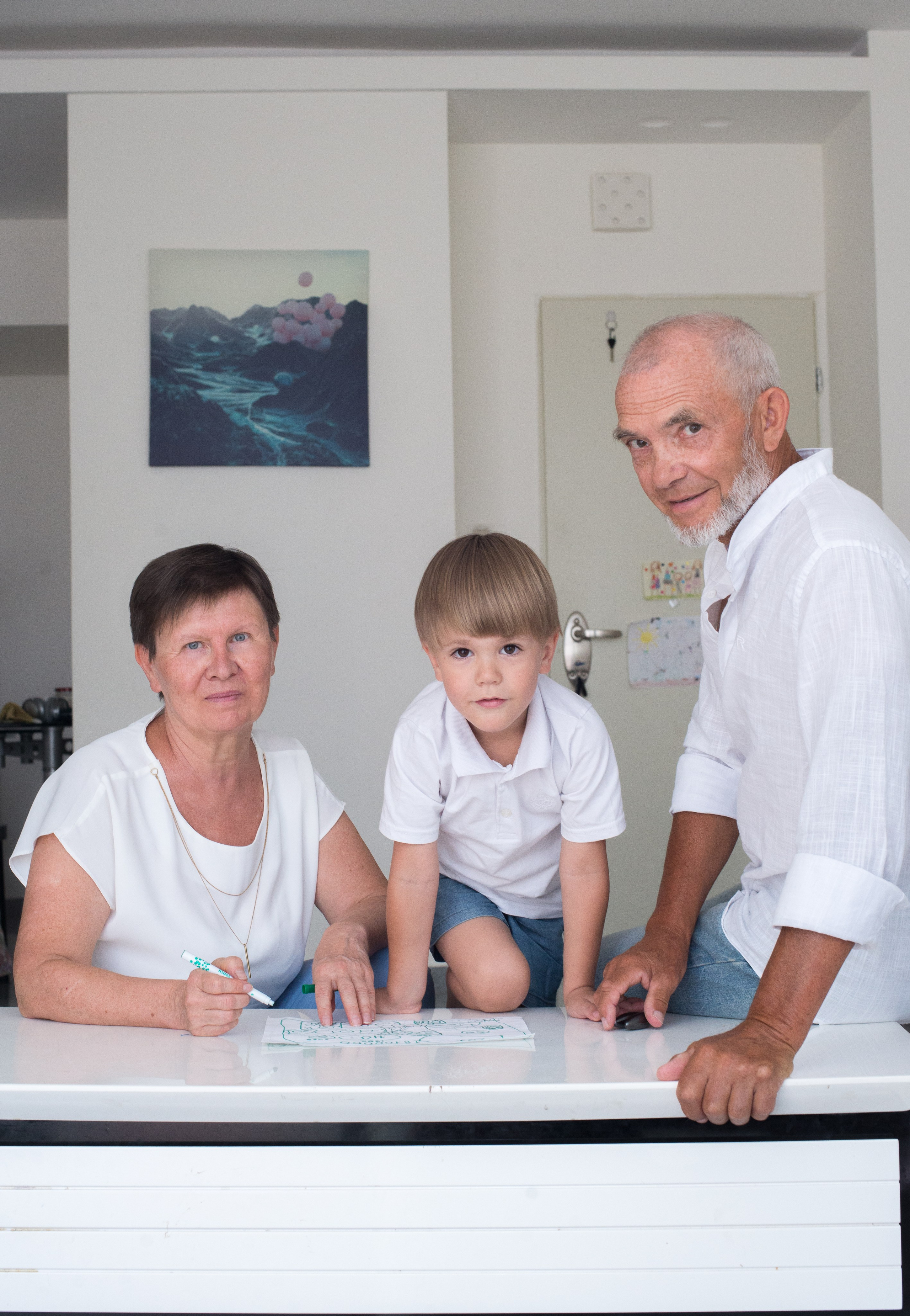 Катя, Андрей Мирон и Лео. Визуальный брендинг