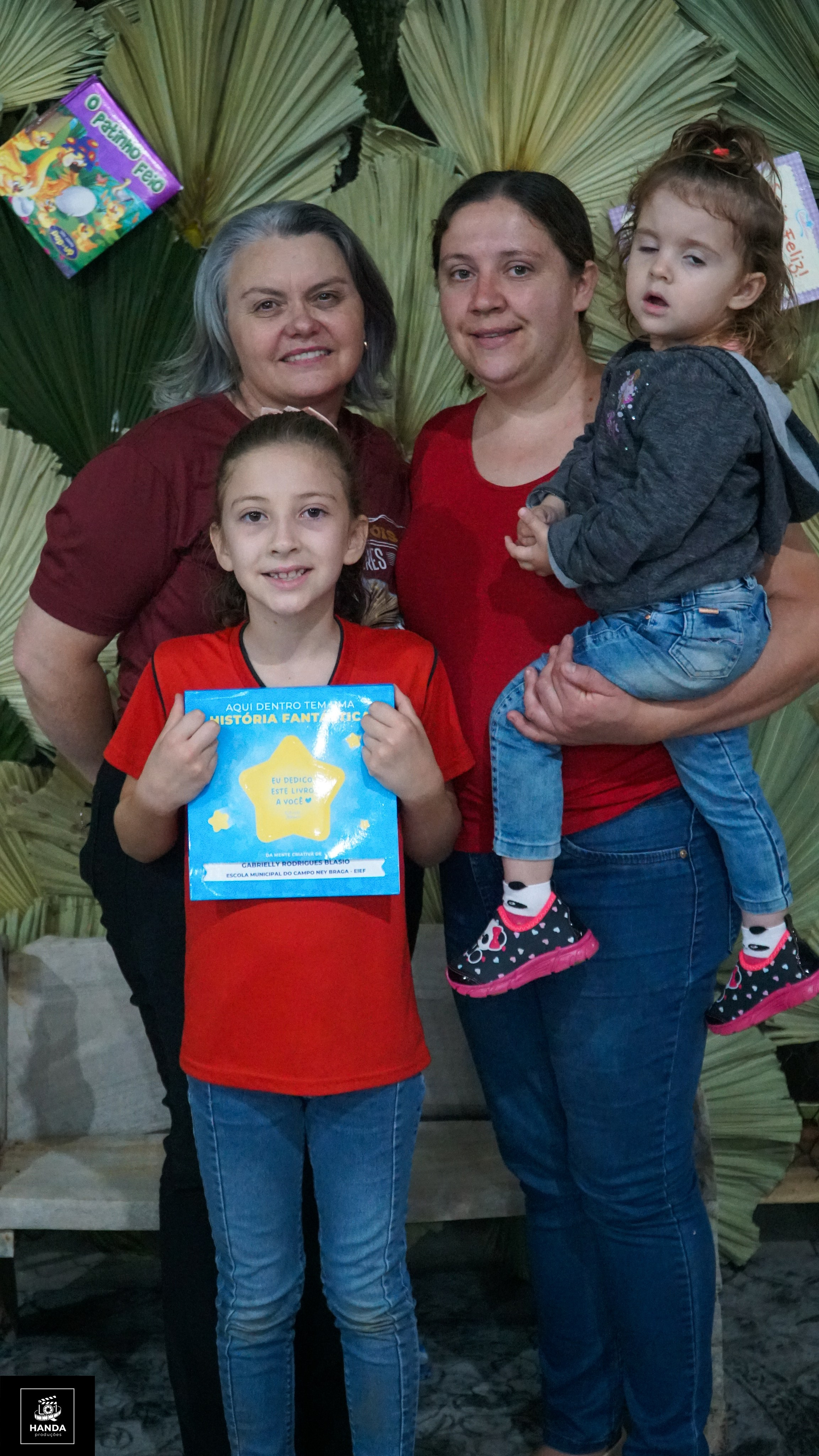 Noite autógrafos colégio Aurélio Buarque de Holanda. Handa Produções