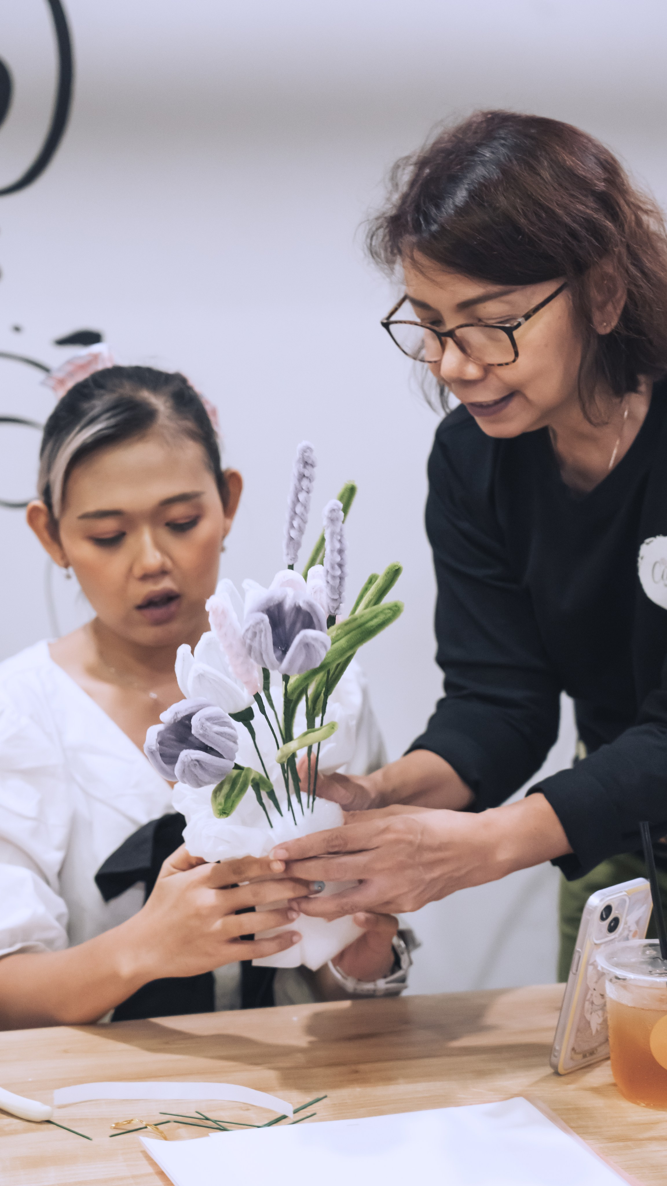 Pipe Cleaner Flower Workshop. Aro Salaka Event Photography