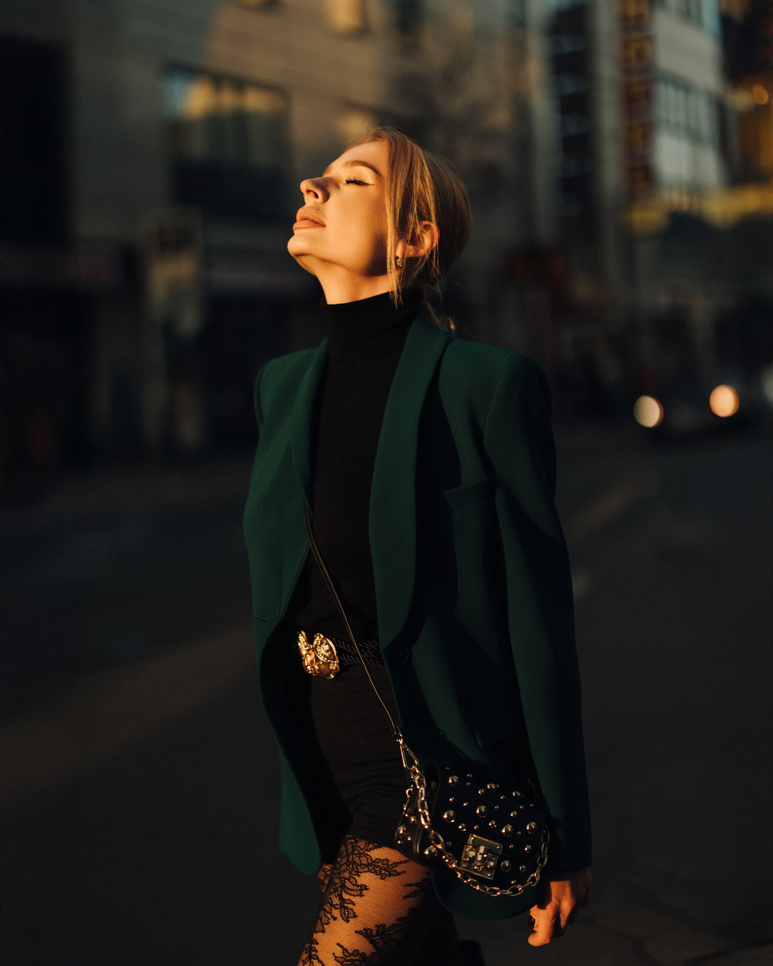 Golden Hour Portrait in Leipzig. Elegant Woman in Fur Coat&Suit. Timeless Photography by Kristina Kozheltsova. Kristina Kozheltsova- Soulful Portrait&Lifestyle&Love Story Photographer in Leipzig, Germany