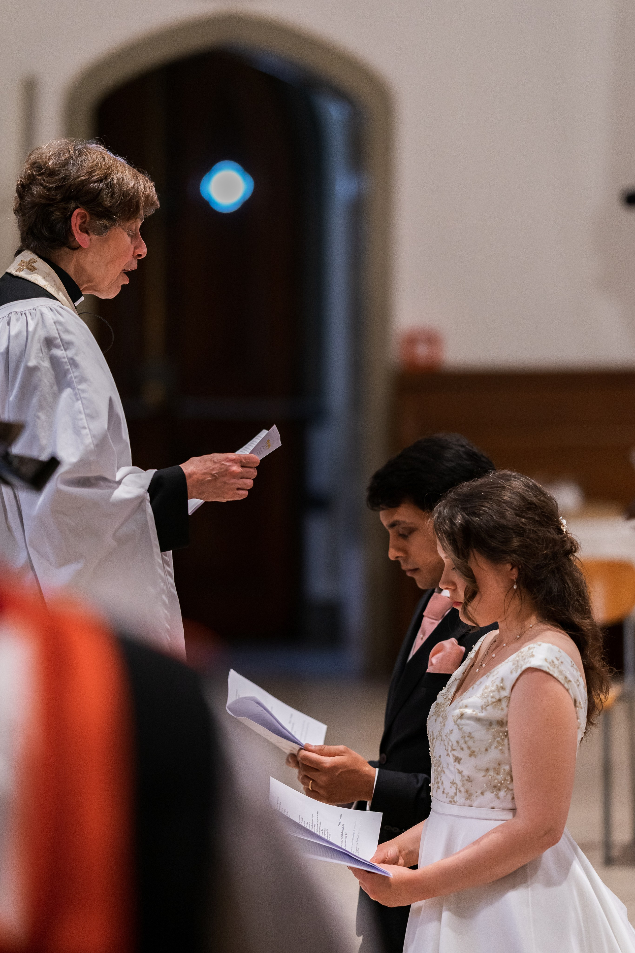Mariage à l’église | Photographie de cérémonie par Eugenia Andres. Photographe à Genève - Eugenia Andres