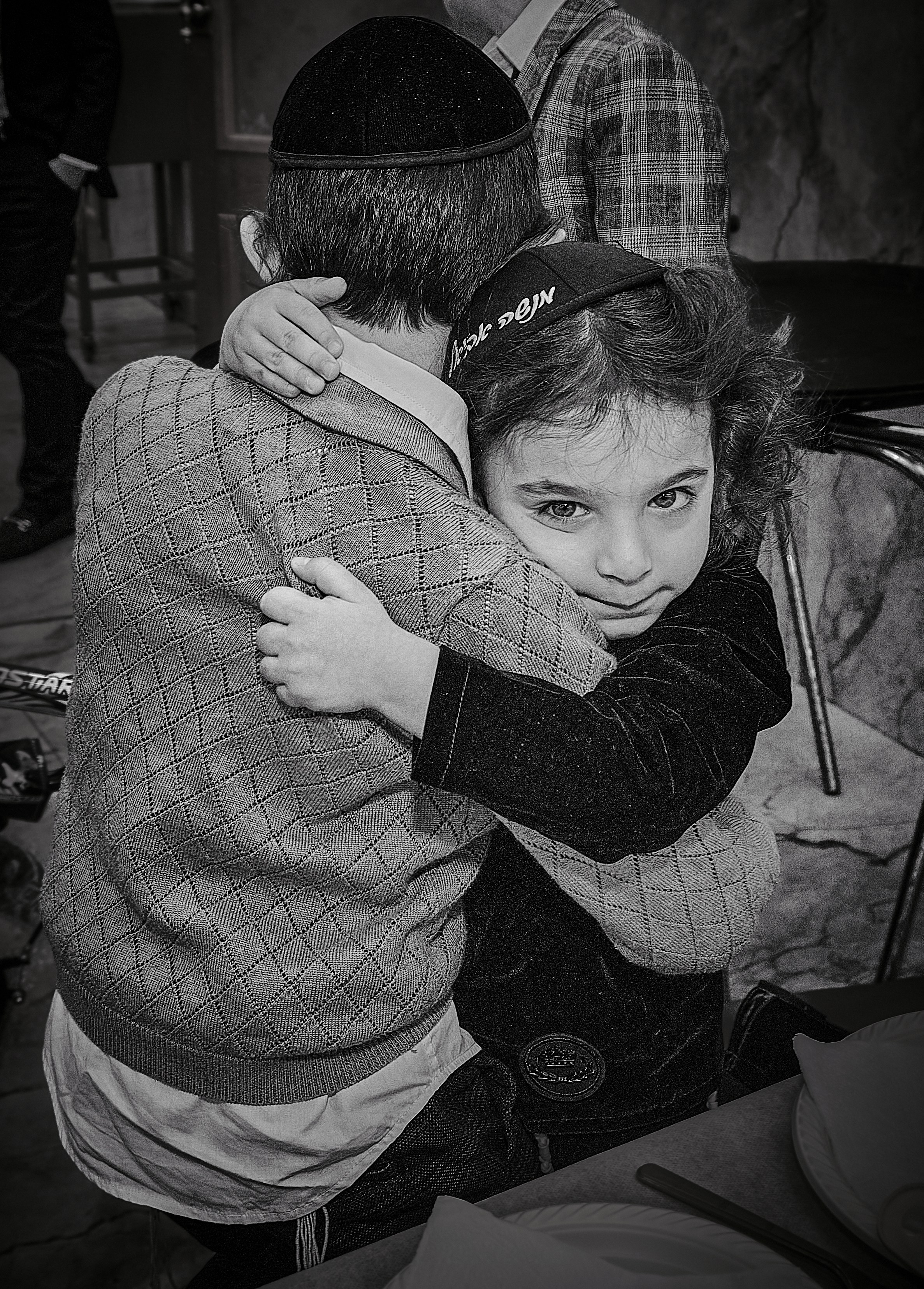 “Hugging Humanity” / “Обнимая человечество”. Middle East Photo Agency — Photography & Event Magnets — סוכנות צילום והדפסת מגנטים לאירועים