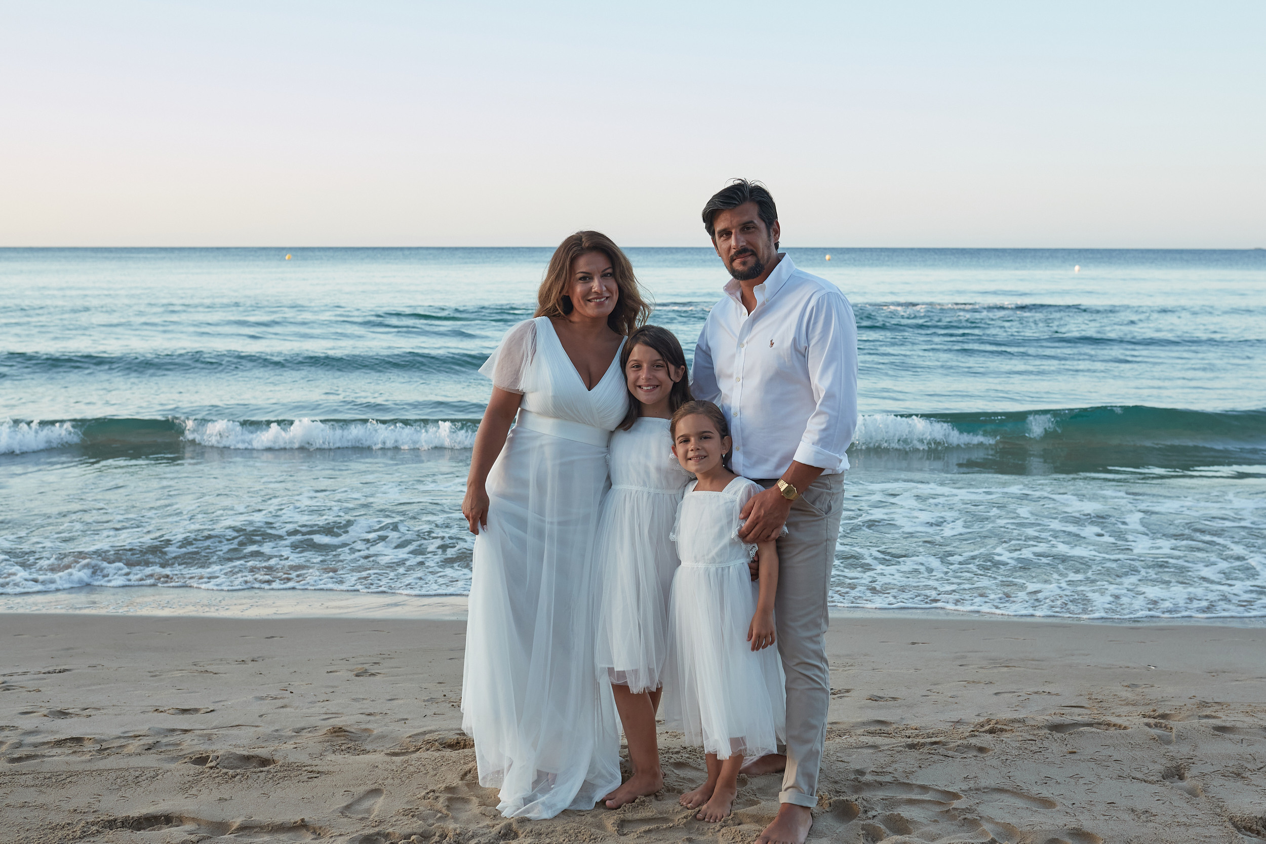 Silvia con familia. NATALYA FOTOS FOTOGRAFO ALTEA - ALICANTE Семейный фотограф в Аликанте