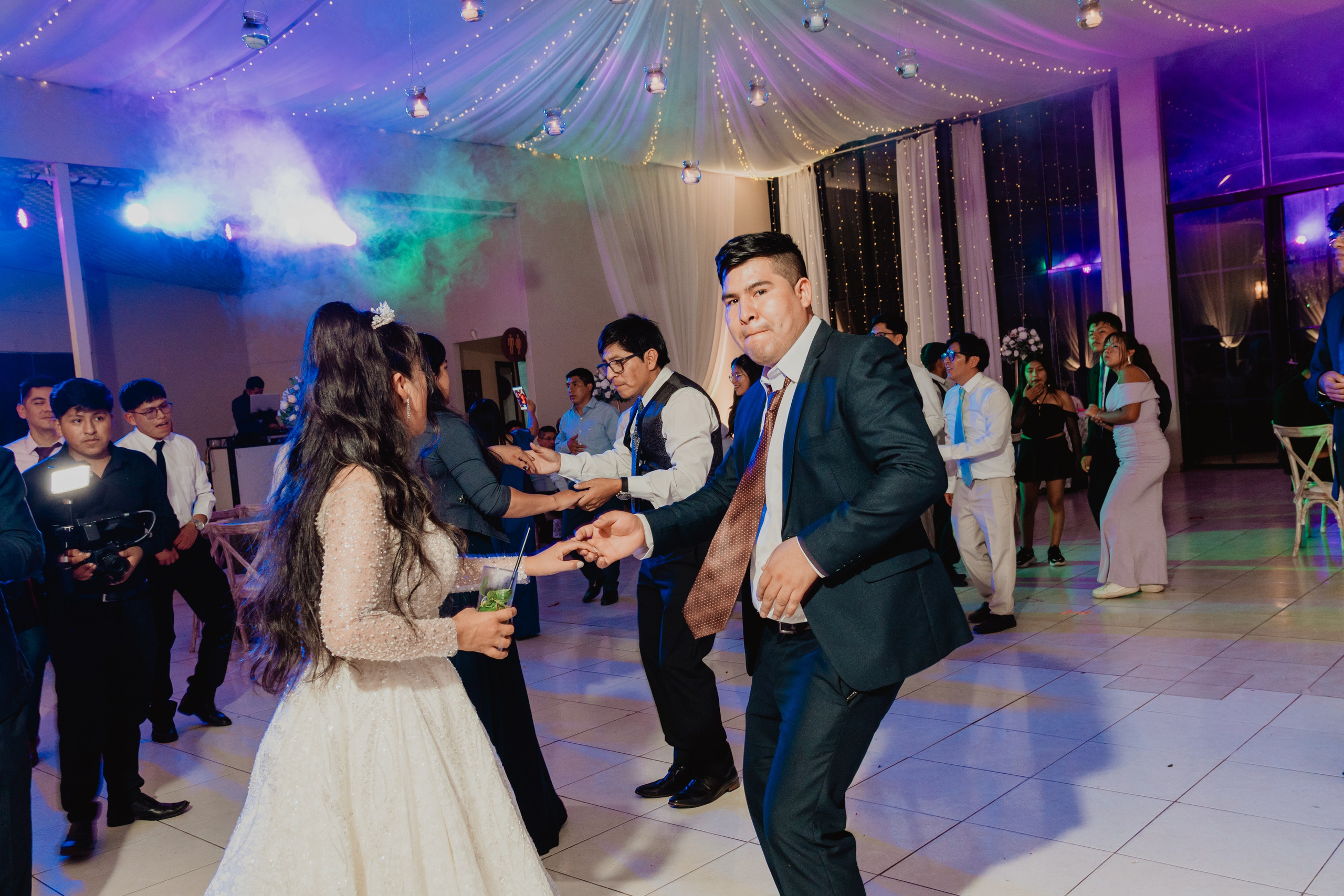 FERNANDO + MARIBEL | BODA RELIGIOSA. Studio KVTA | Fotografía y Video de Bodas en Arequipa