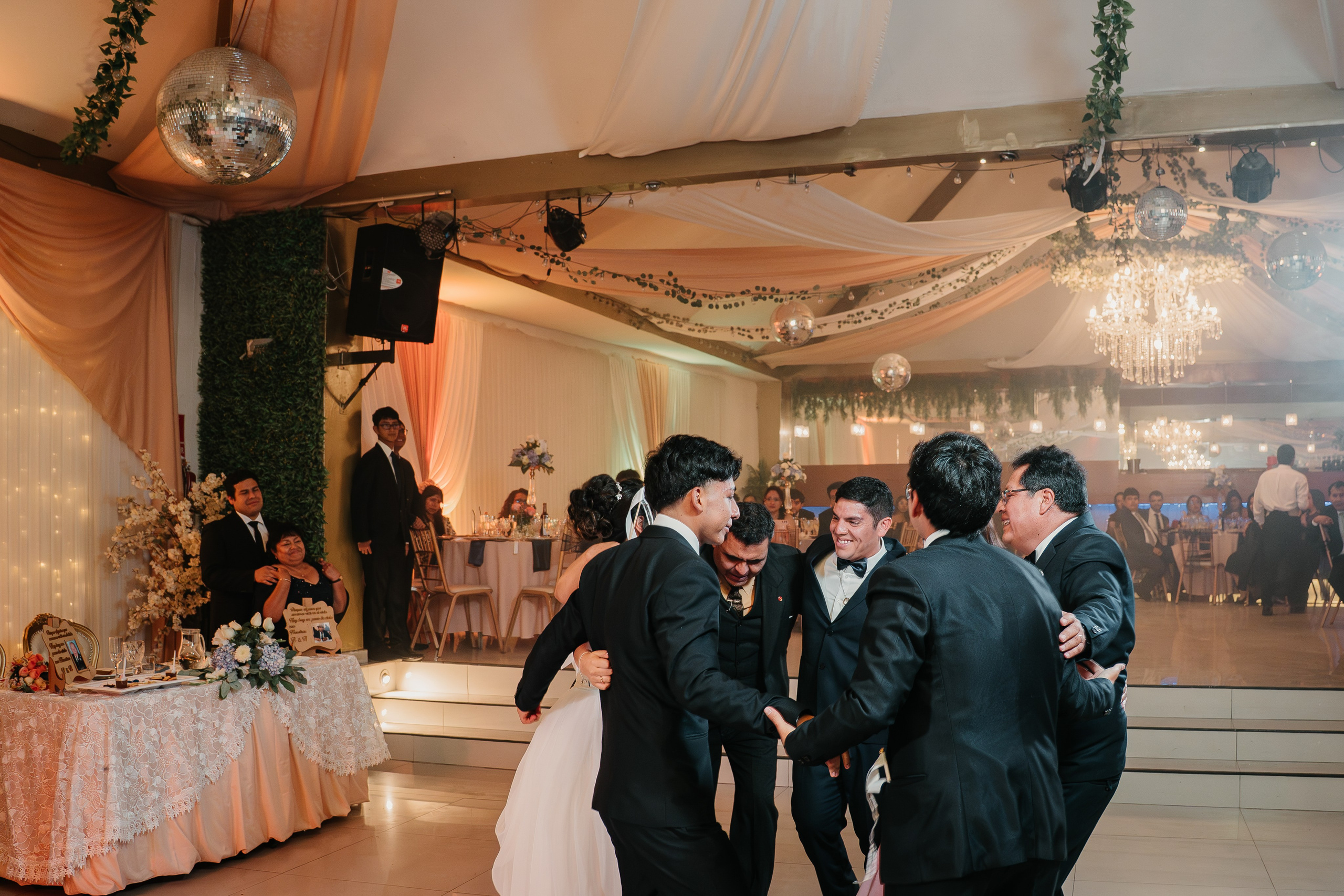 ALEJANDRA + RODRIGO BODA RELIGIOSA. Studio KVTA | Fotografía y Video de Bodas en Arequipa