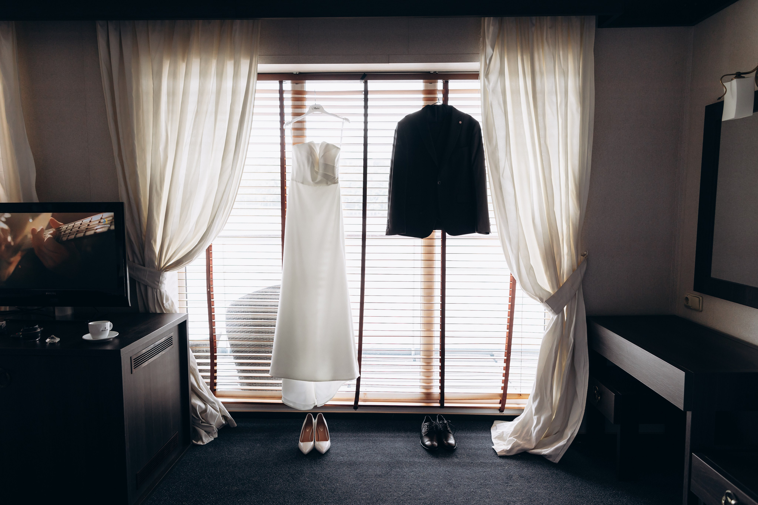 White Wedding. Wedding and Family Photograph