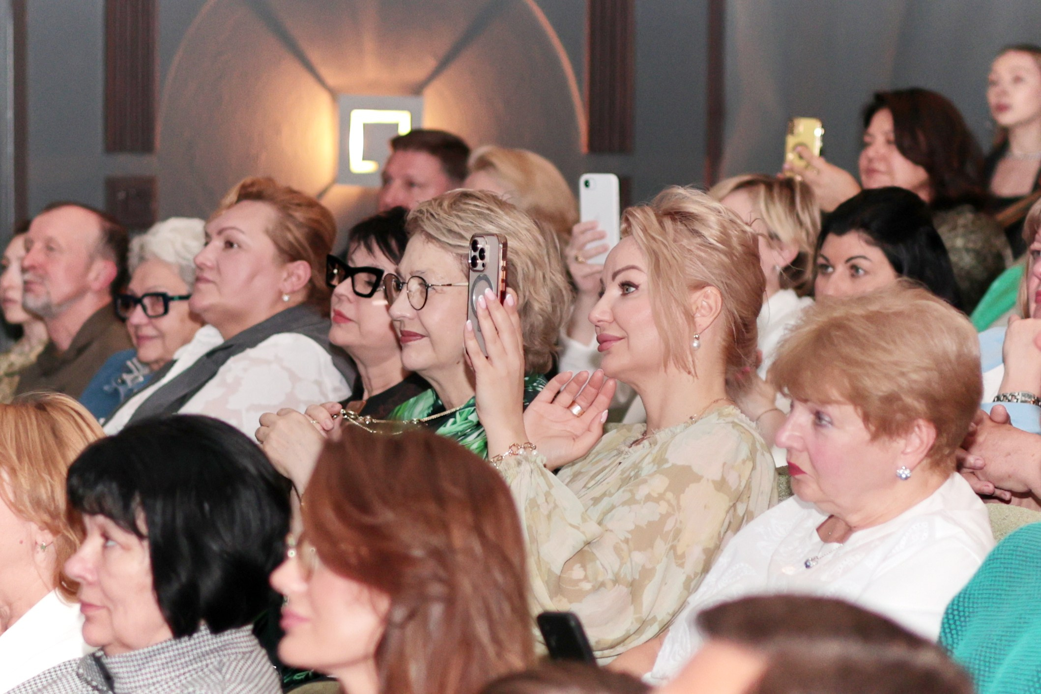8 journalistic charity concert in Kyiv. Photographer, photo artist Alena Novgorodtseva