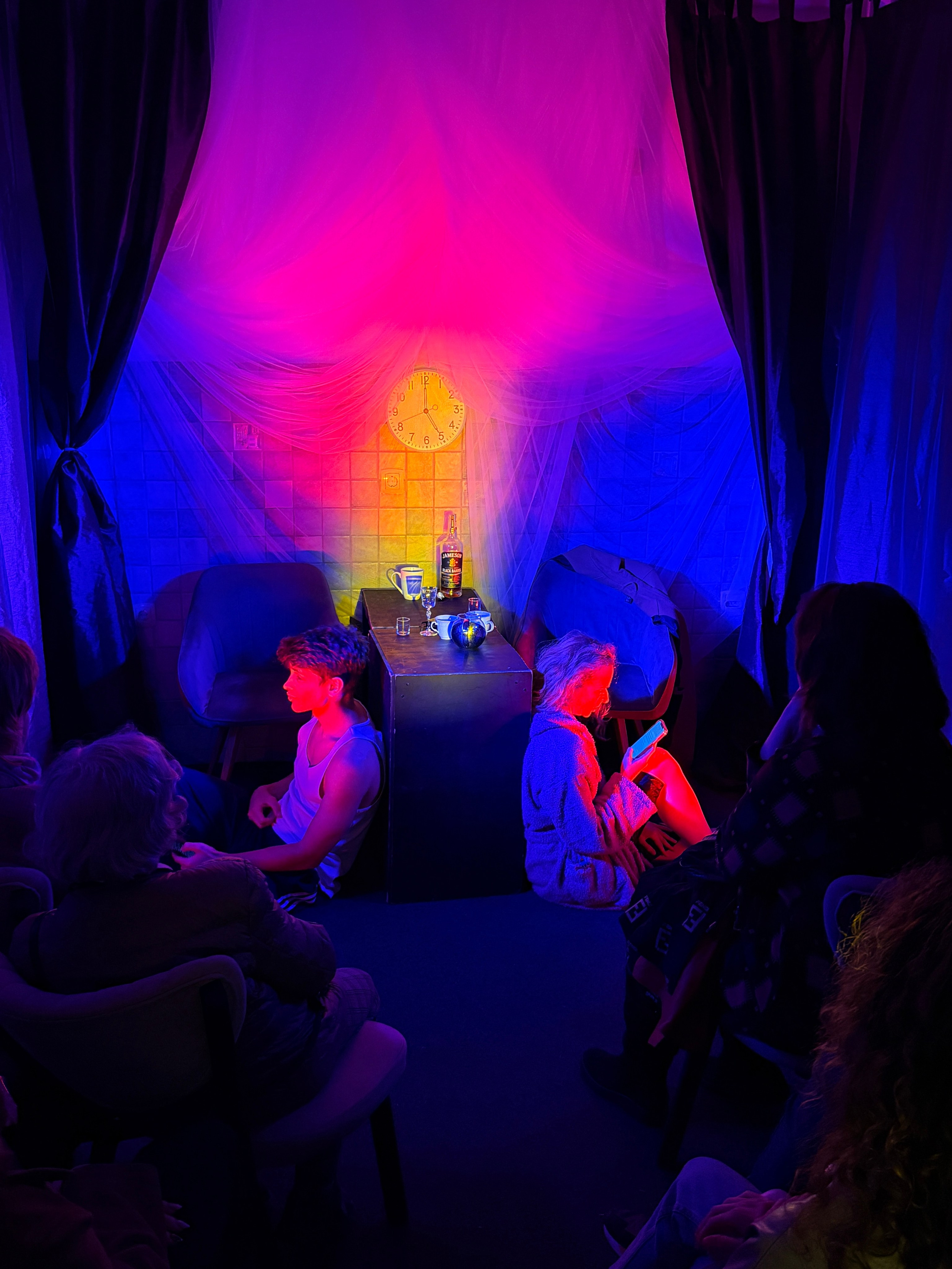 Фоторепортаж вистави у Будві. Портретний фотограф Альона Новгородцева