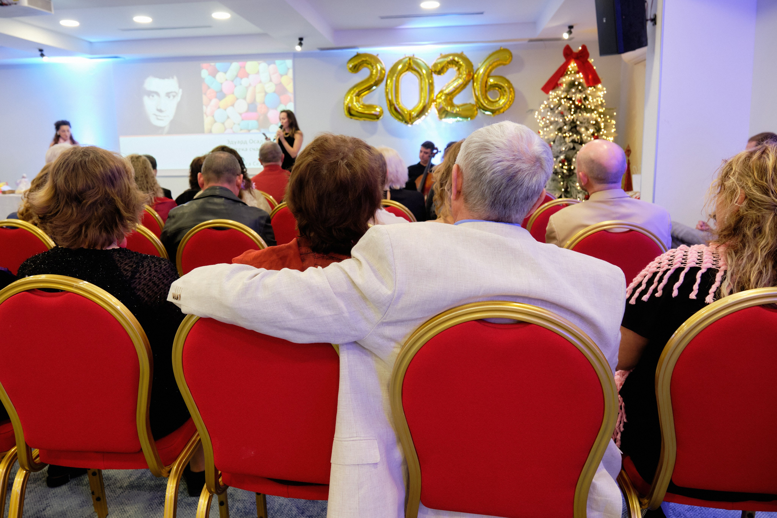 Фоторепортаж з благодійного Новорічного балу у Чорногорії. Портретний фотограф Альона Новгородцева