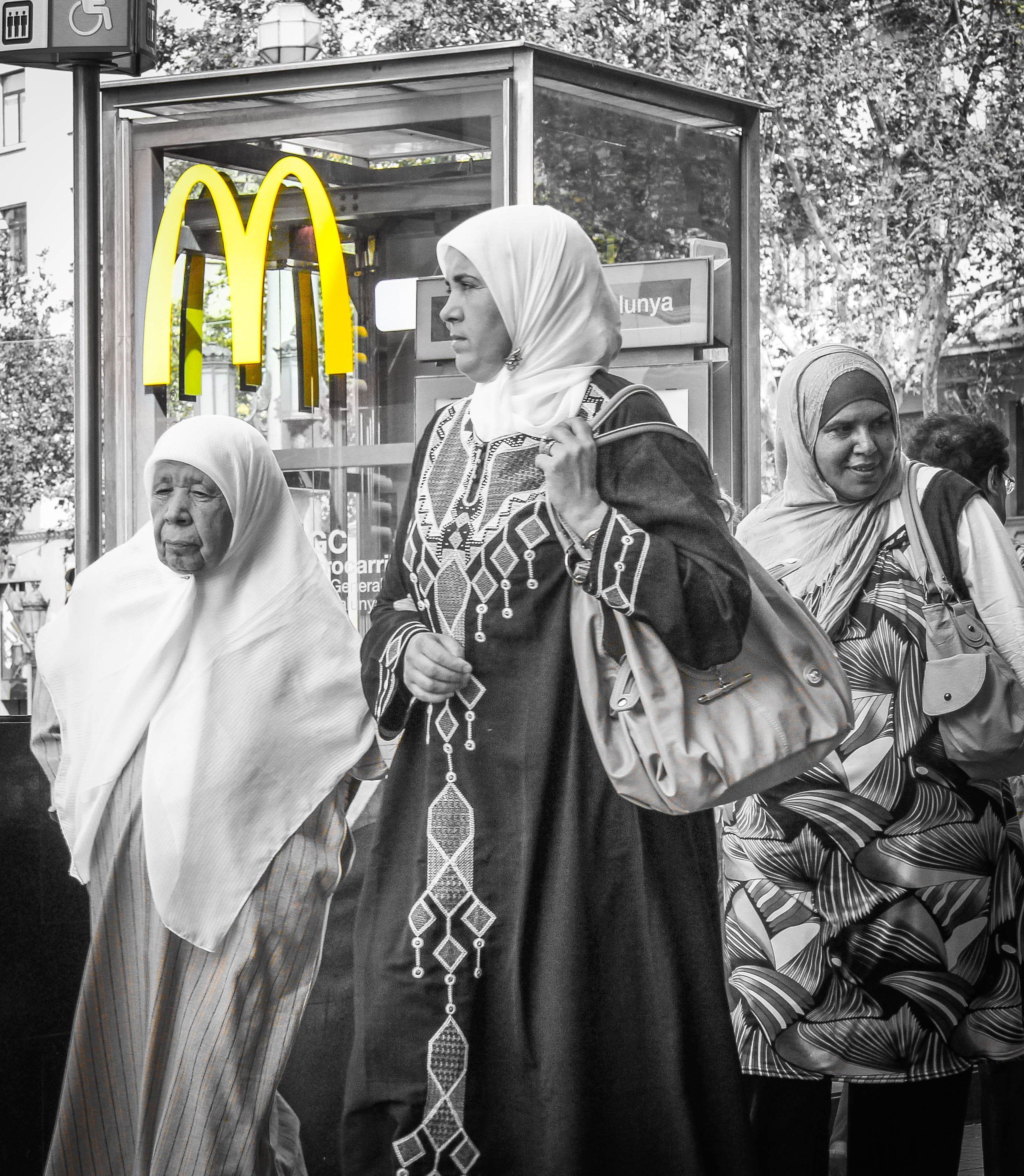 ИСПАНИЯ. Стрит-фотография, полная абсурда, идиотизма и красоты