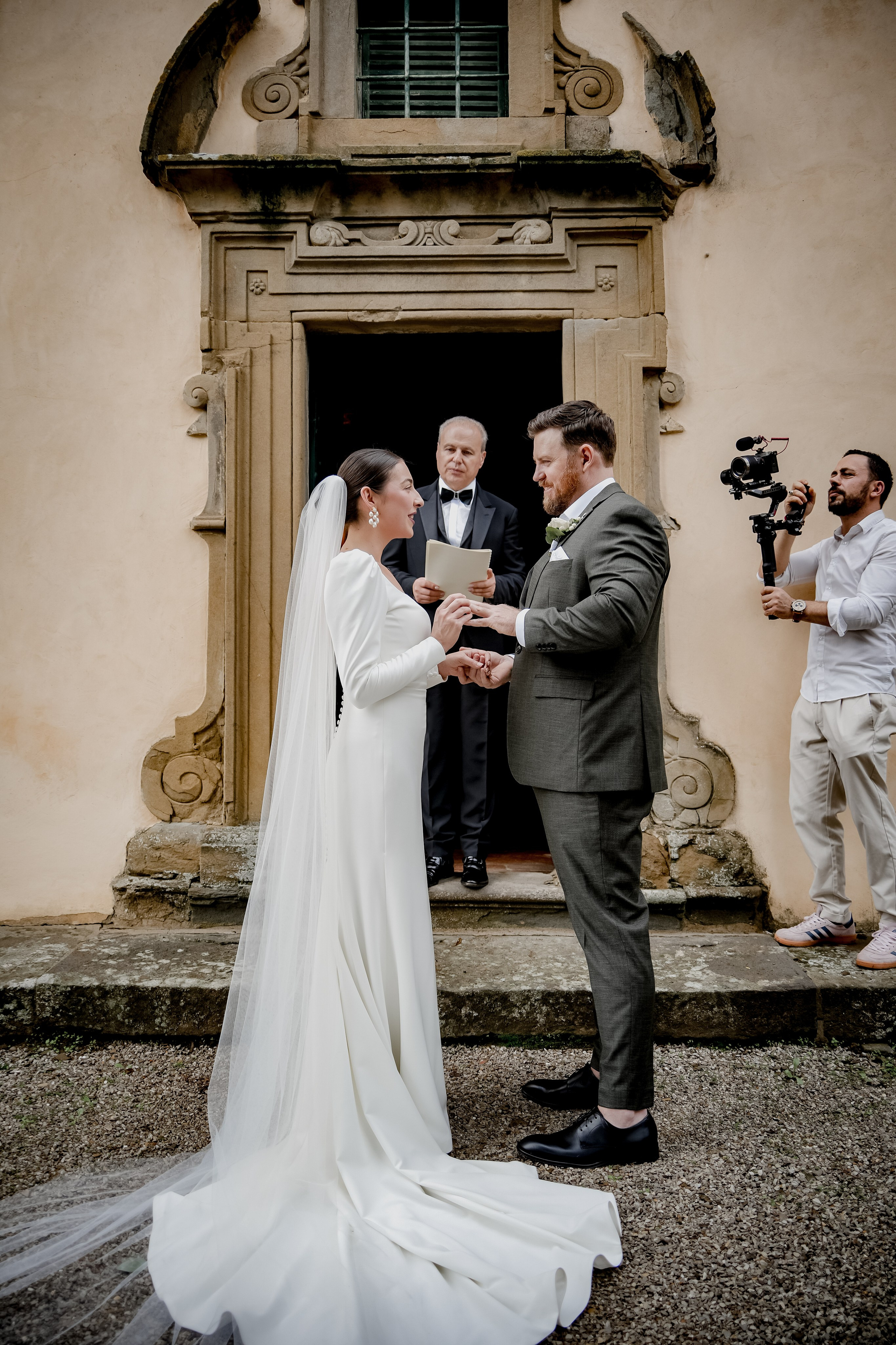 Elopment in Cortona. Villa Falconiere. Wedding Photographer in Italy