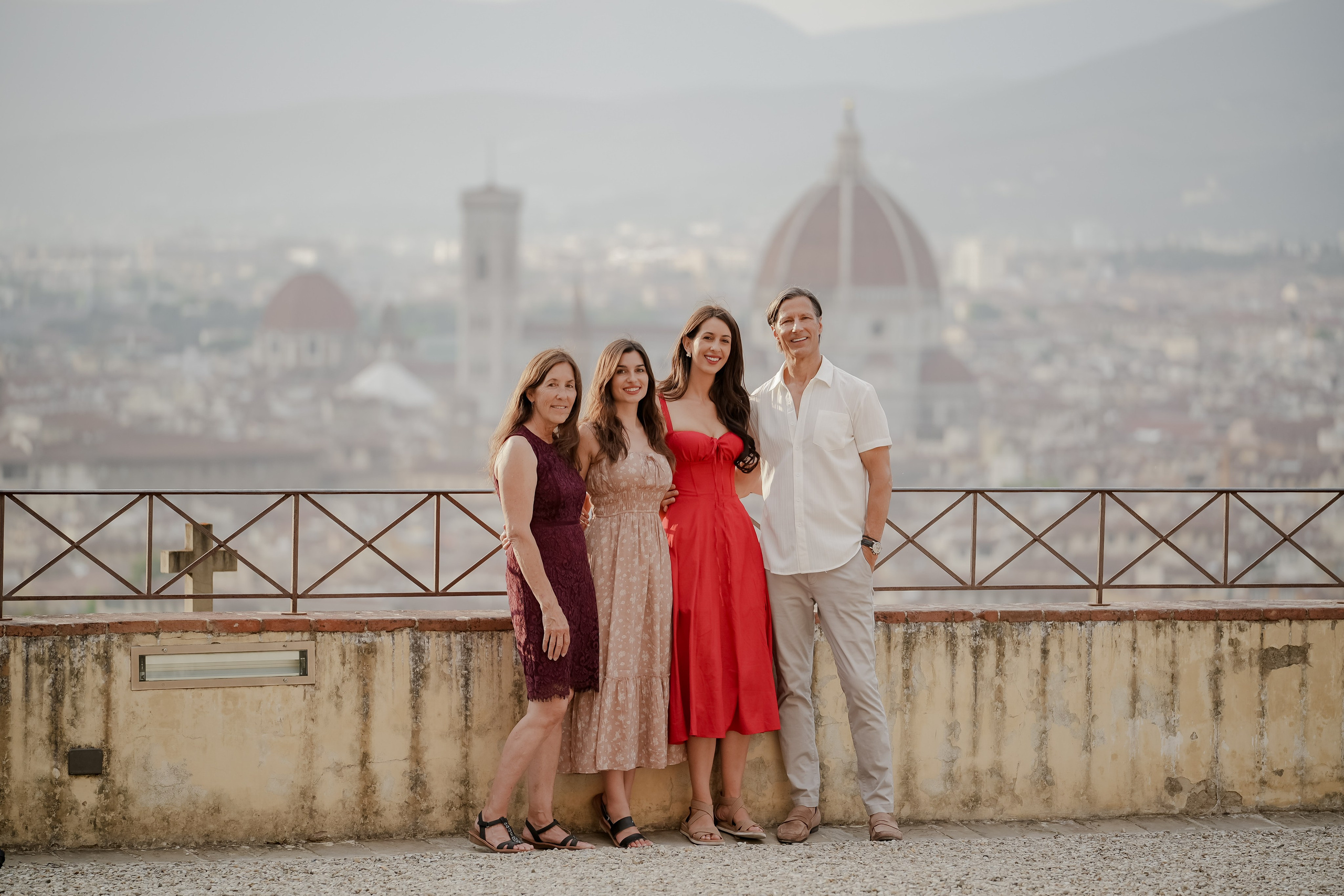 Family Photoshoot. Wedding Photographer in Italy