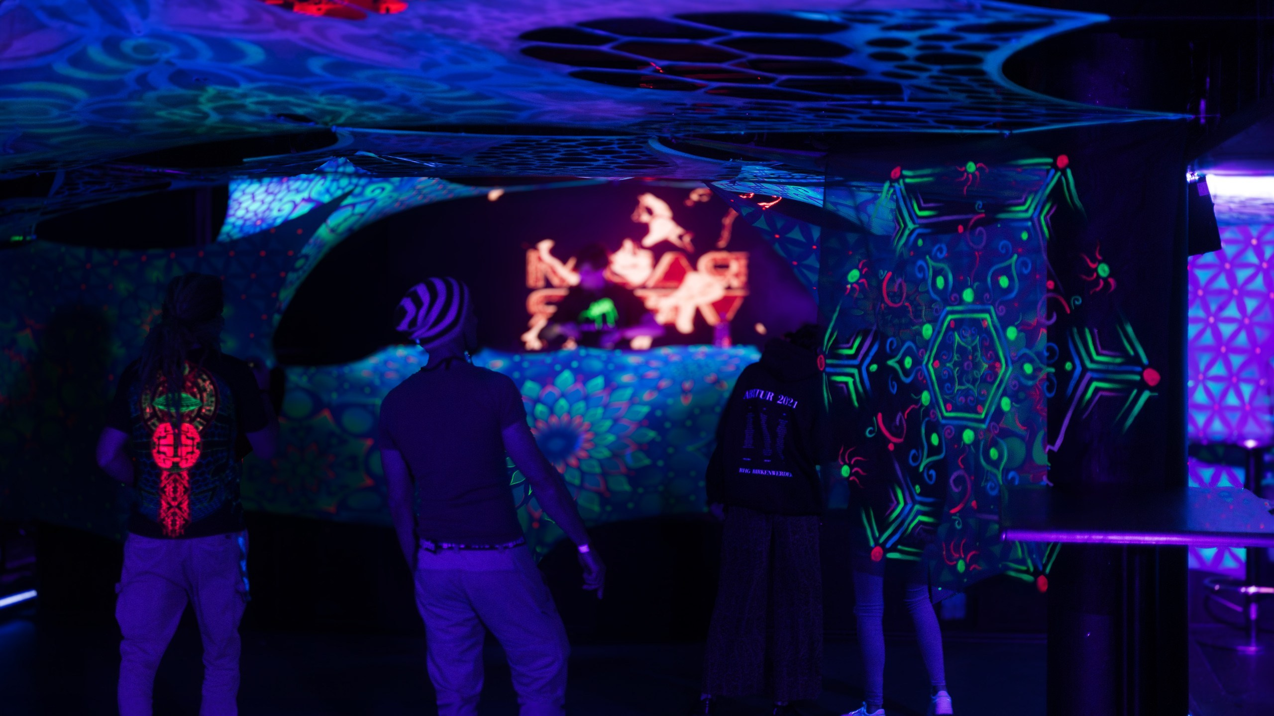 Nibirus People Techno Party Photography - 808Media. 808Media – Professionelle Foto- und Videografie für Restaurants, Hotels, Events und Hochzeiten in Innsbruck und Tirol