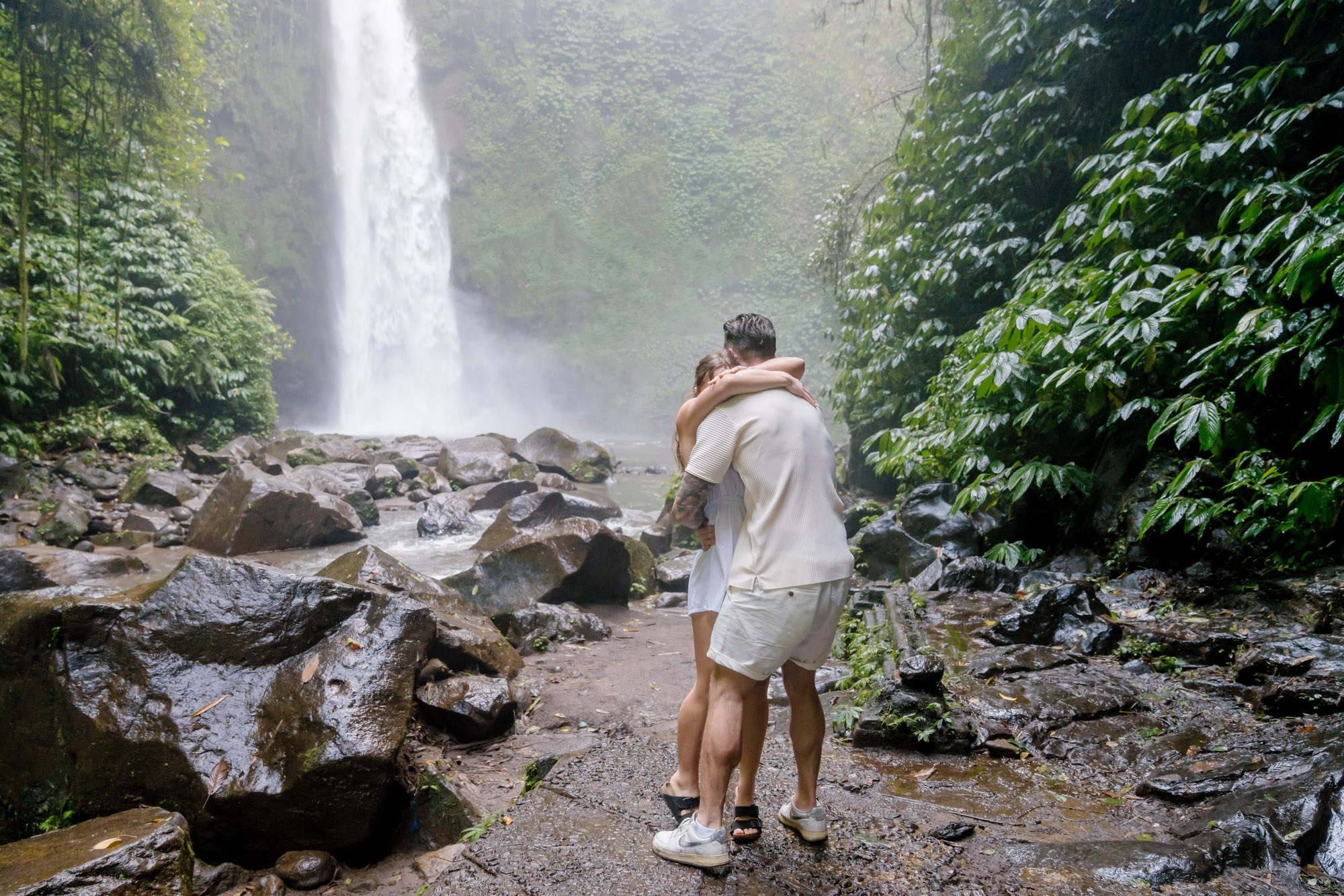Marriage Proposal. Female Photographer in Bali
