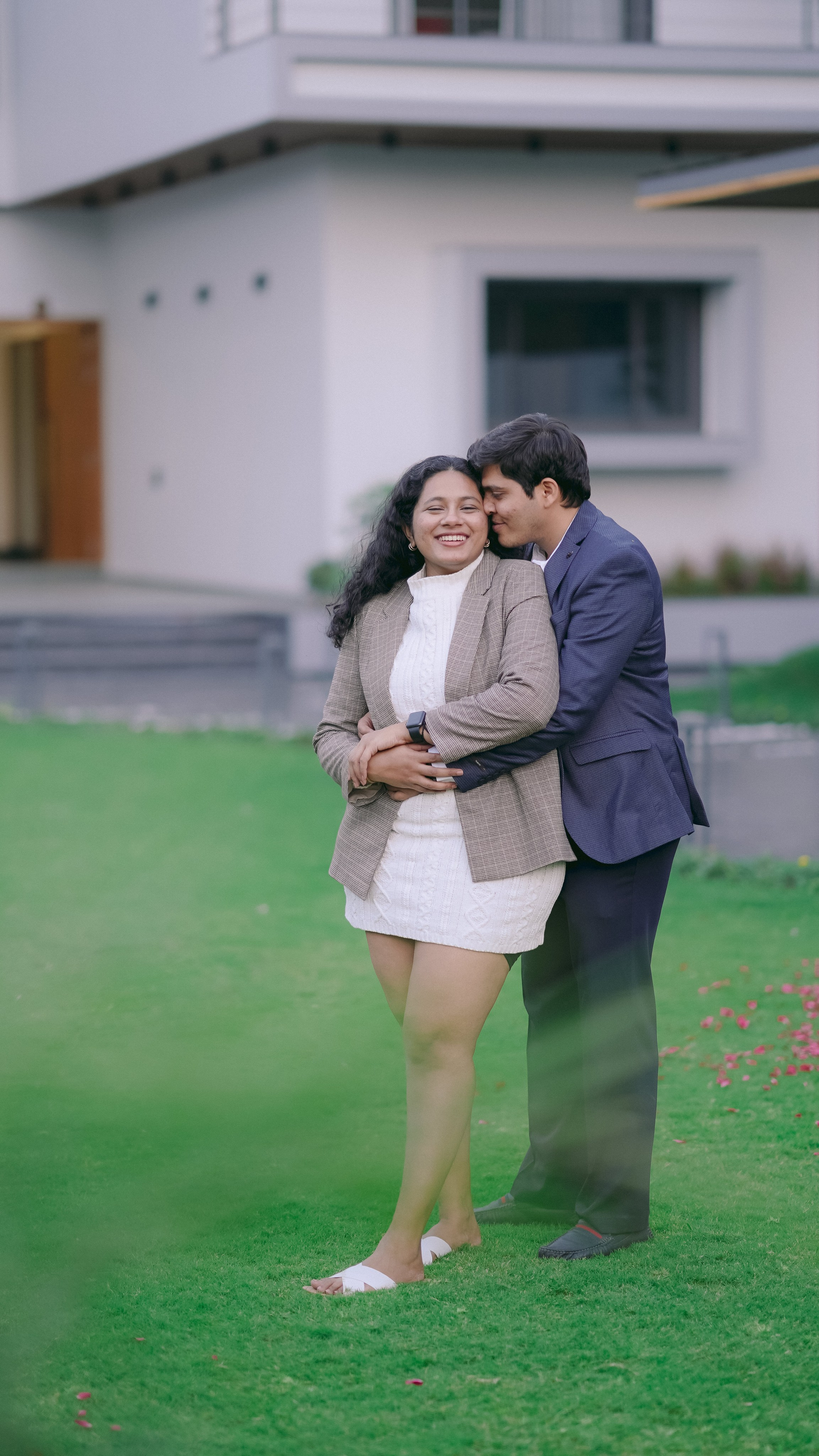 COUPLE SESSIONS. Love Emotions Weddings