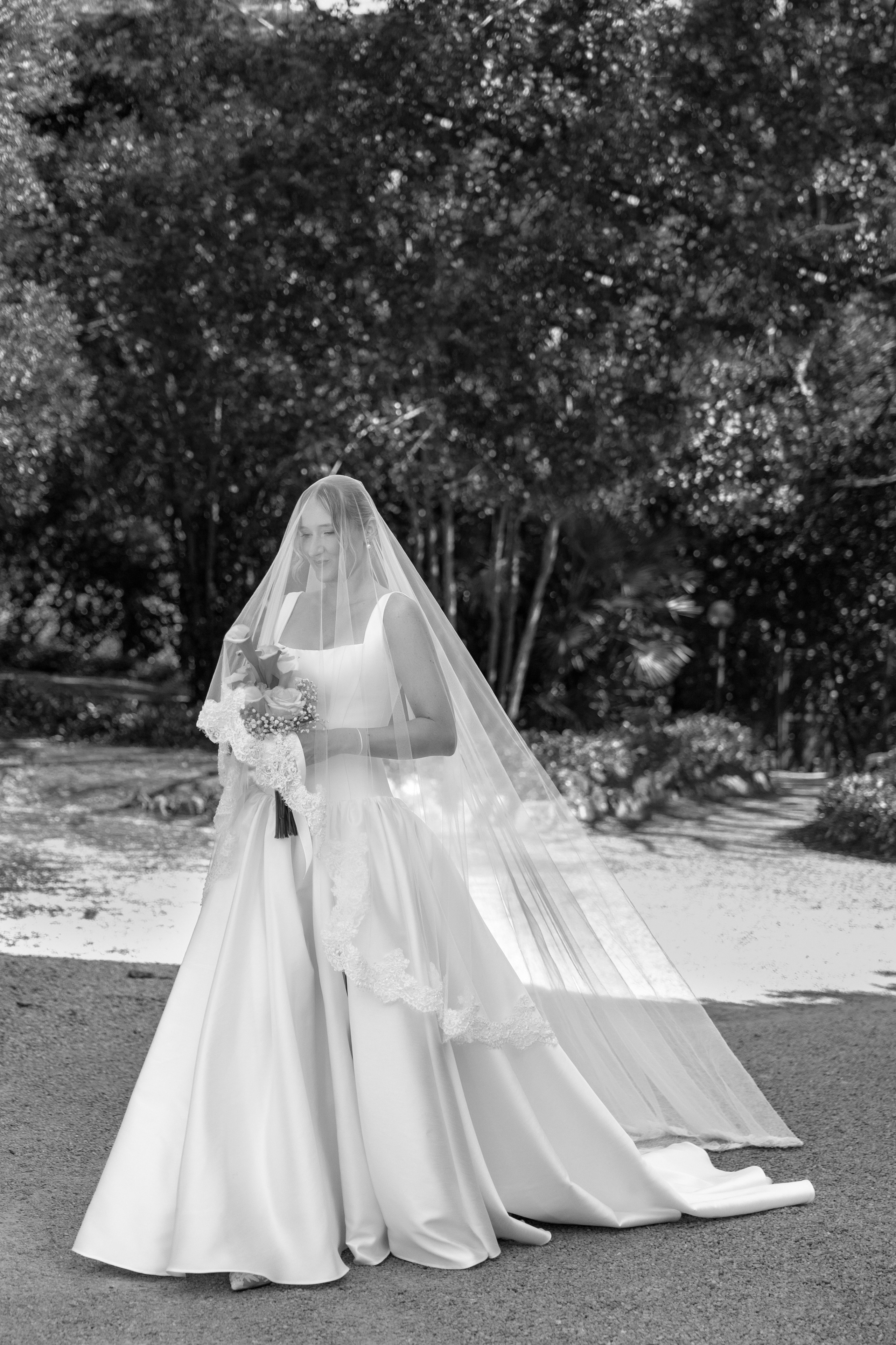 Anika & Ilyes. Wedding photographer from Germany | Shoots in Zurich, Dubai & worldwide