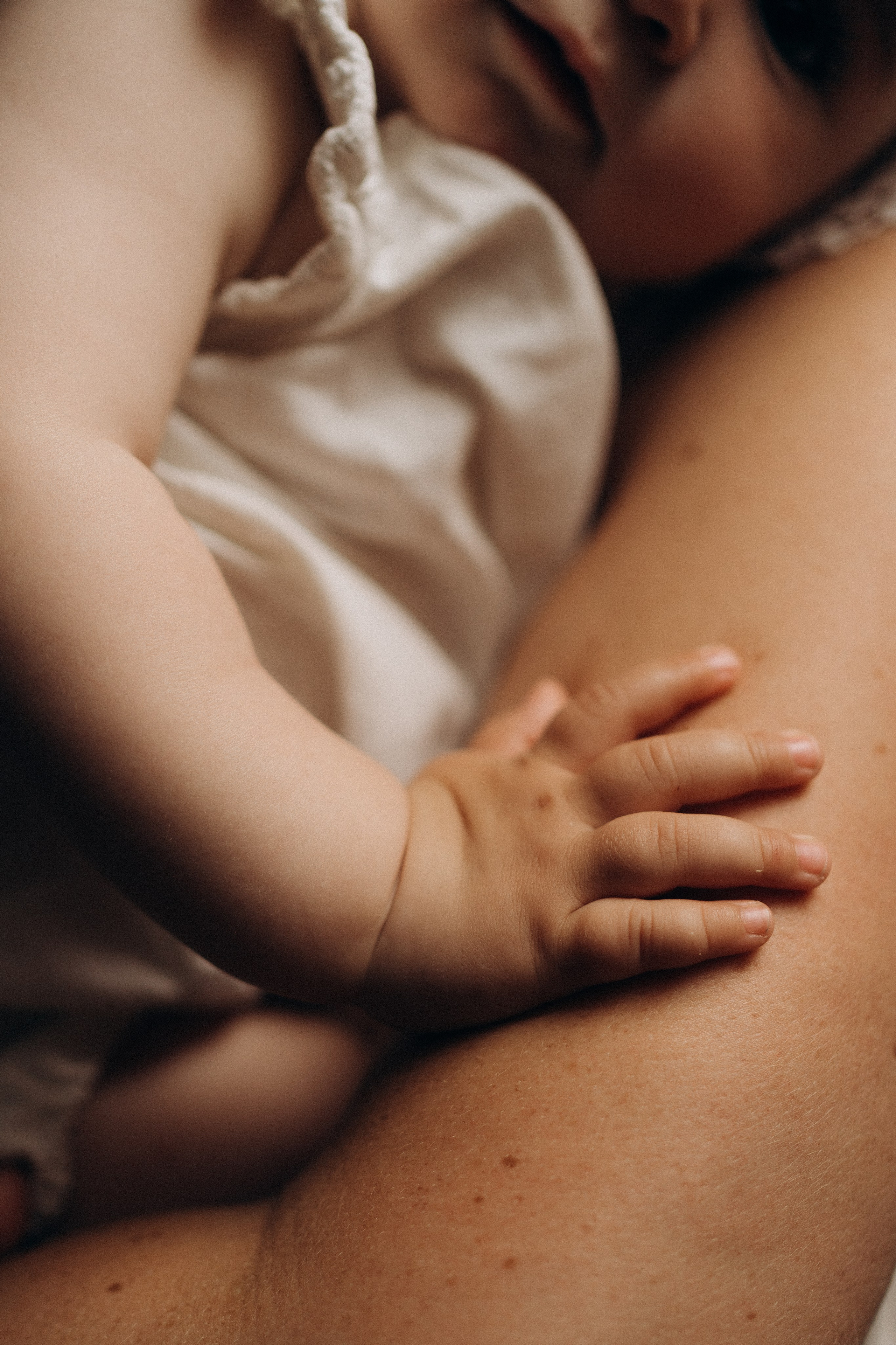 Julia & Grace. Family photographer in Helsinki, Victoria Guadagno