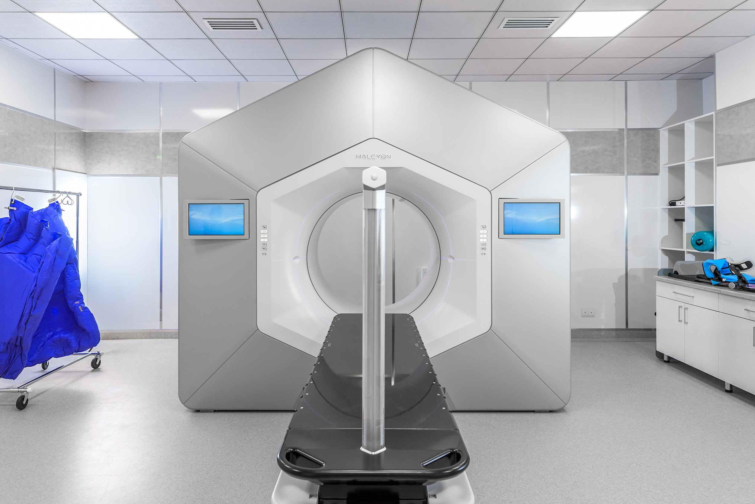 Erebuni Radiotherapy Center. Լուսանկարիչ քաղաք Երևանում