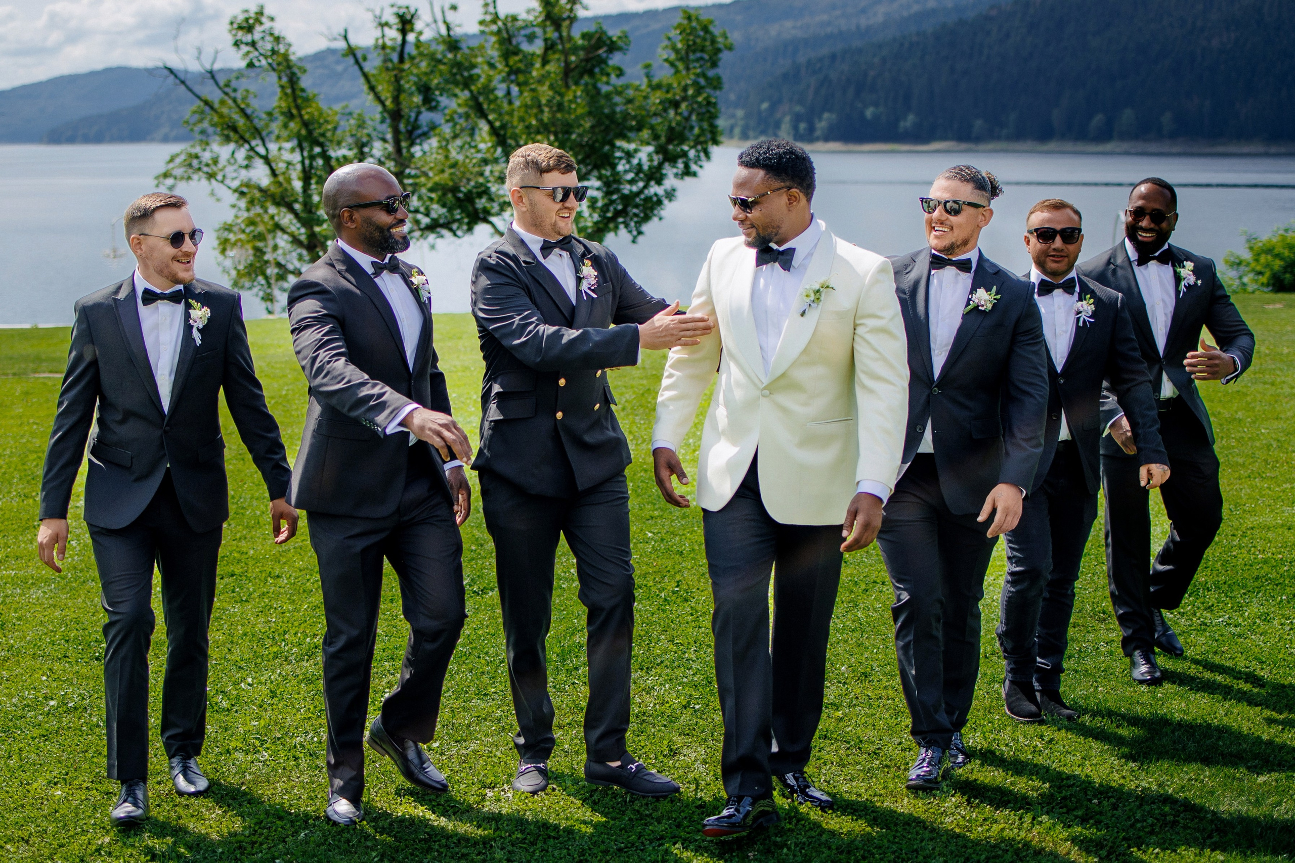 Wedding Photographer, based in Iasi, Romania, but will travel all over the globe to make sure you look amazing in all your wedding photos