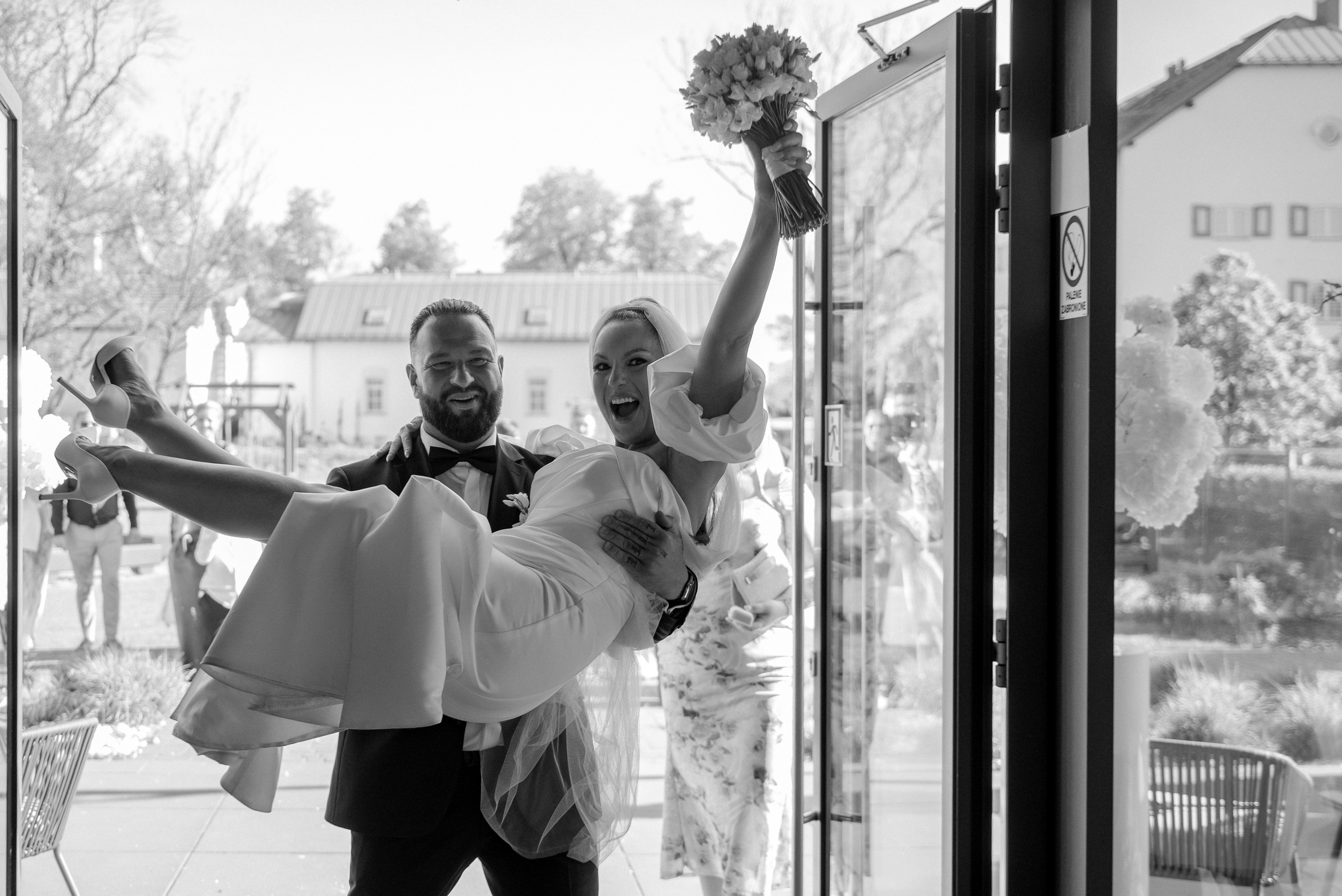 Paula i Marcin wesele w Pałacu Mała wieś 30.04.2024. Wedding photographer Warsaw and Europe