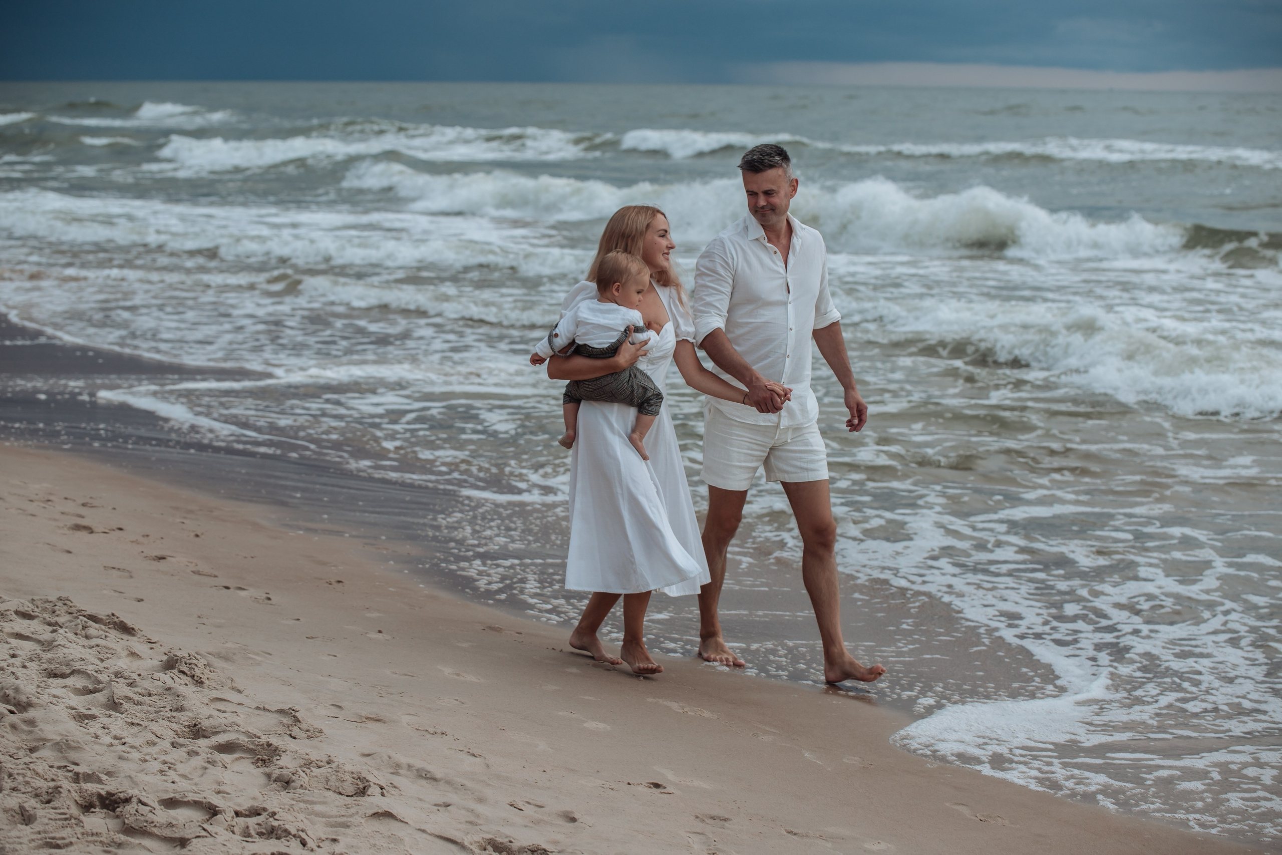 Jolita, Rolandas ir Manuel. Wedding, christening and family photographers in Vilnius, Lithuania