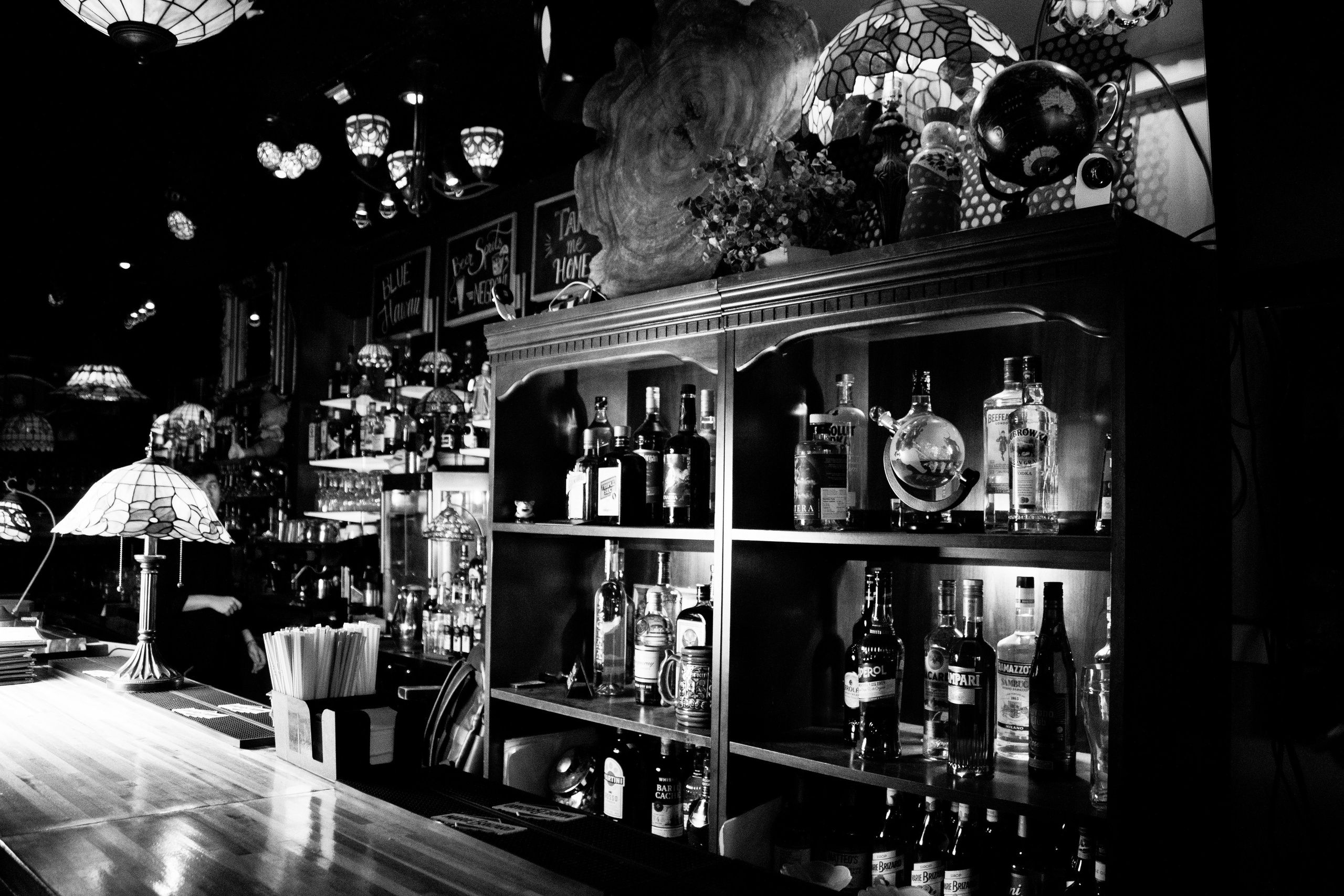 Bars, restaurants, cafés, interiors, teams, work processes, and services