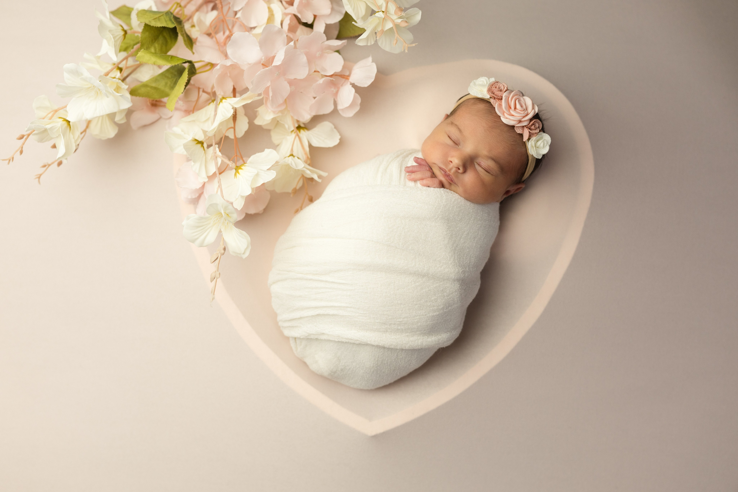 Newborn. Novorođenčad, Trudnice i Porodični fotogaf u Beču i Požarevcu Mihajlo Stević