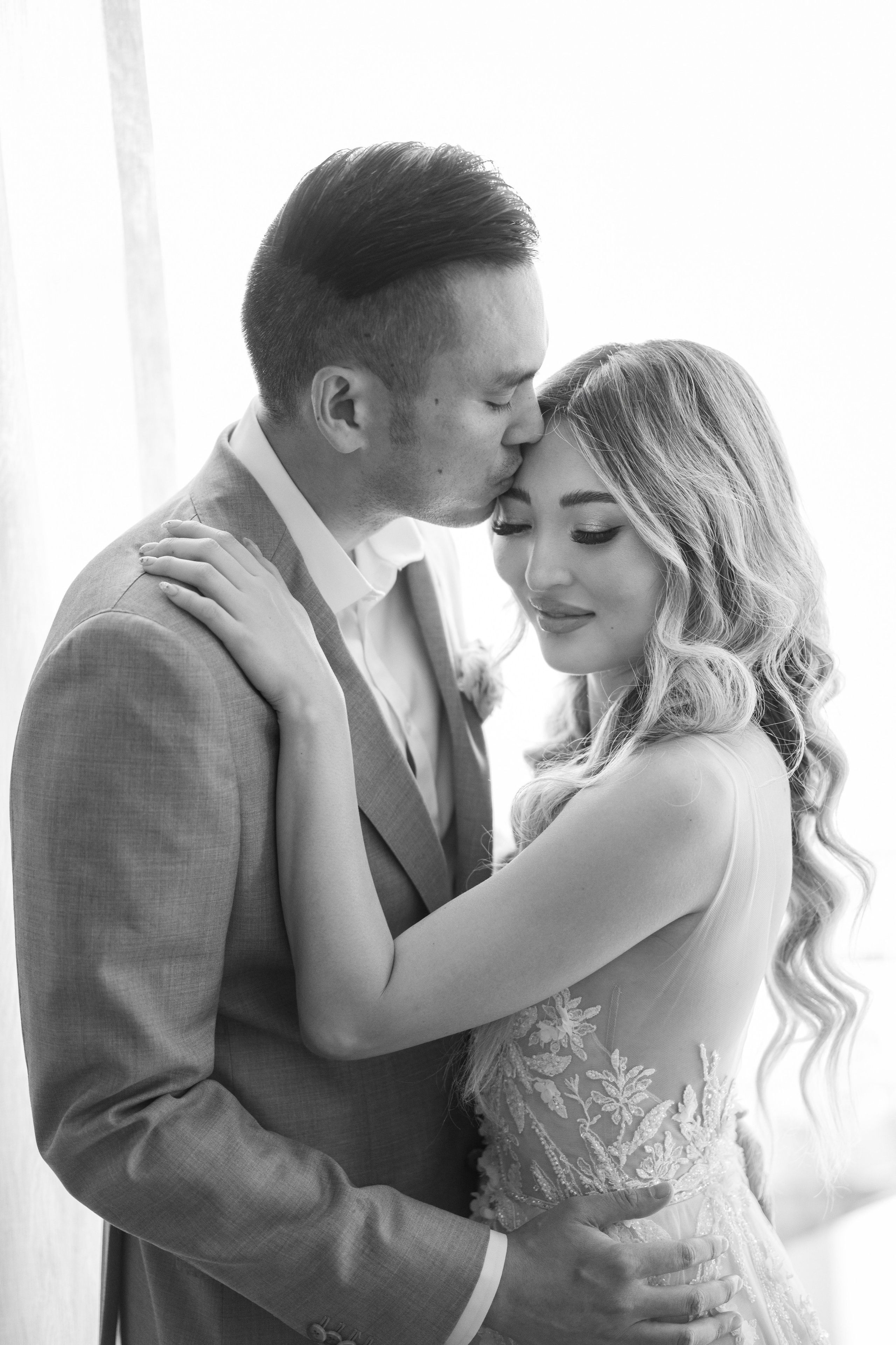 Wedding at Conrad Hotel Los Angeles. Wedding Photography & Videography Team in California, Los Angeles, San Francisco, San Diego and Travel