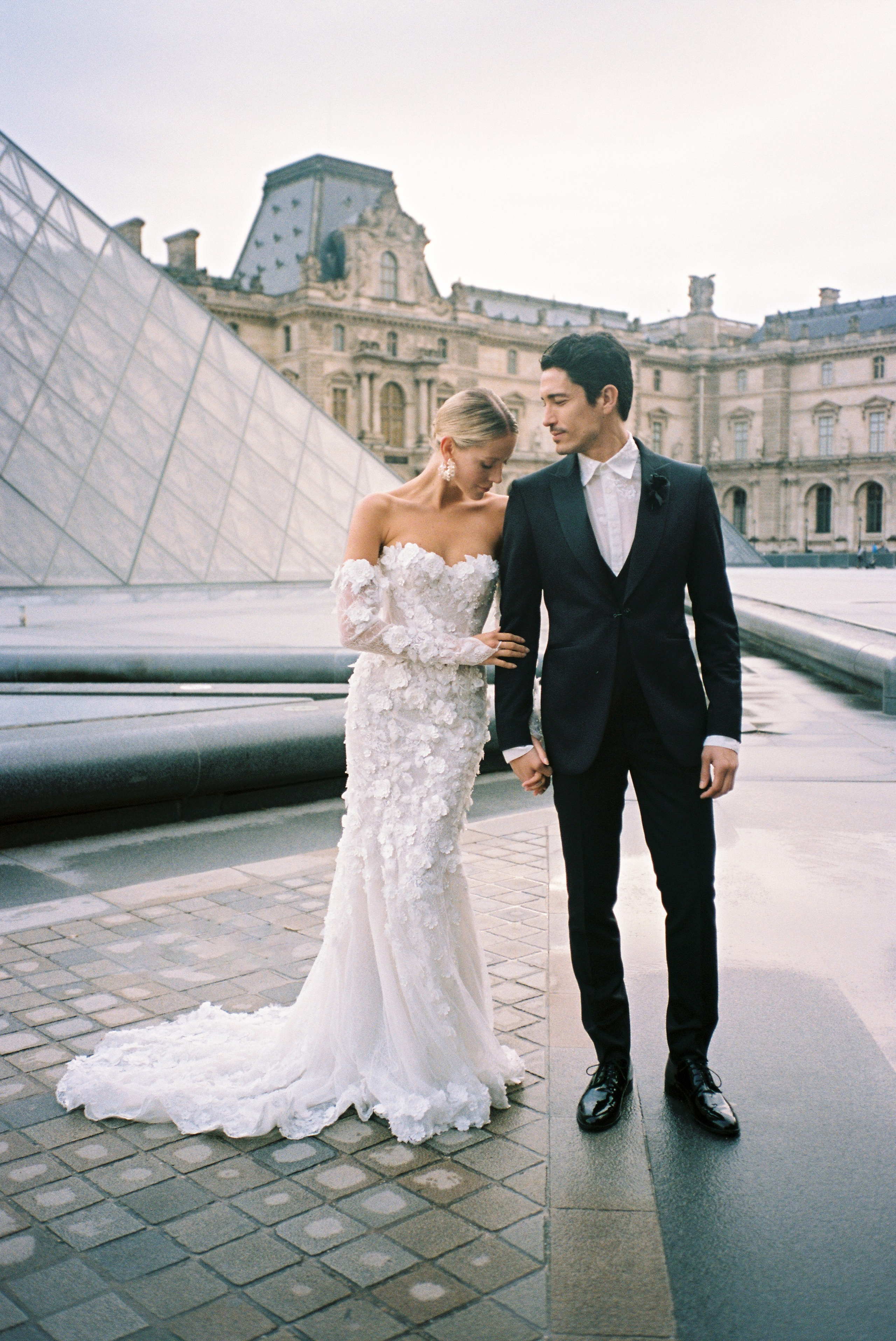 Romantic Photoshoot in Paris — Paris, the City of Love