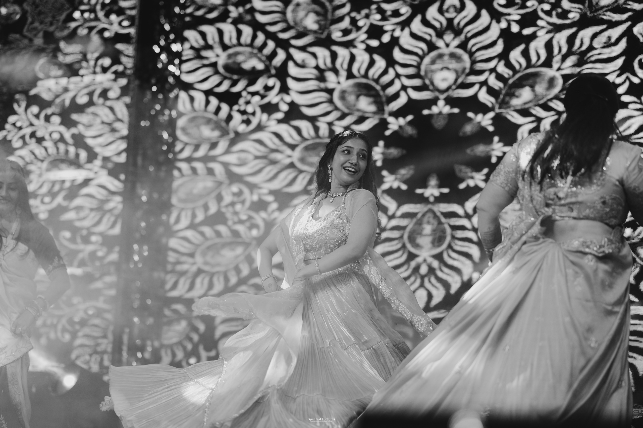 #ADIकीAESHहै