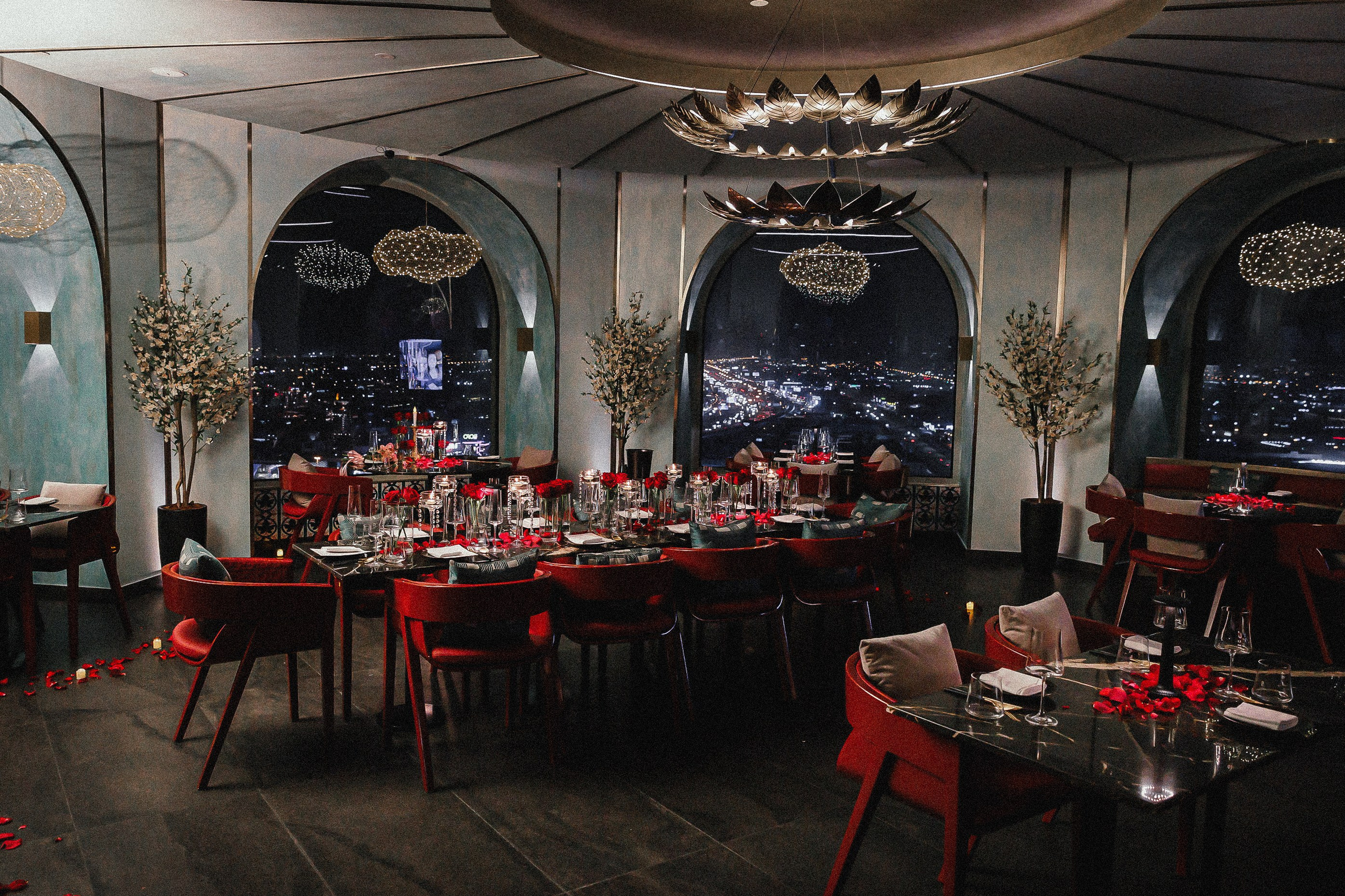 Restraunt proposal P&N. Photographer Anna Curly | Weddings and Events in Dubai