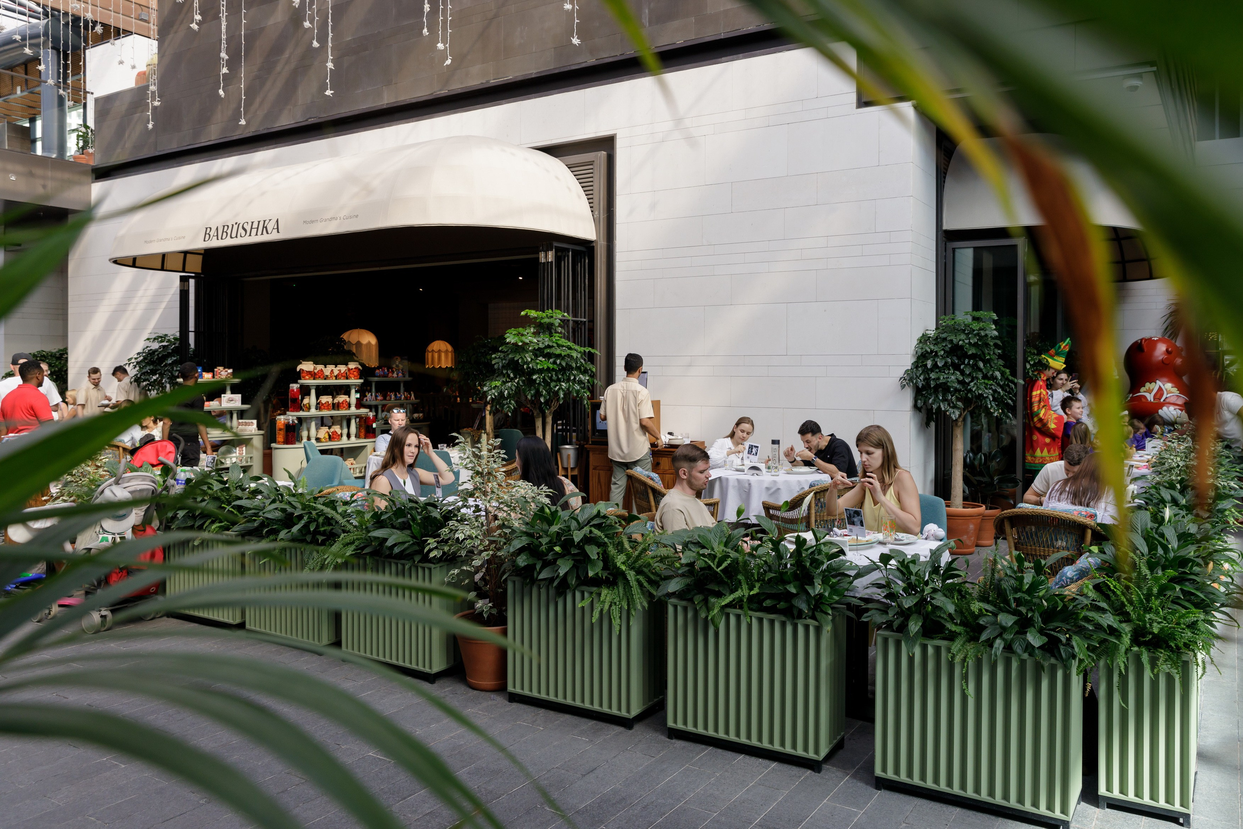 Maslenitsa at Babushka Restaurant, Dubai 2024. Photographer Anna Curly | Weddings and Events in Dubai