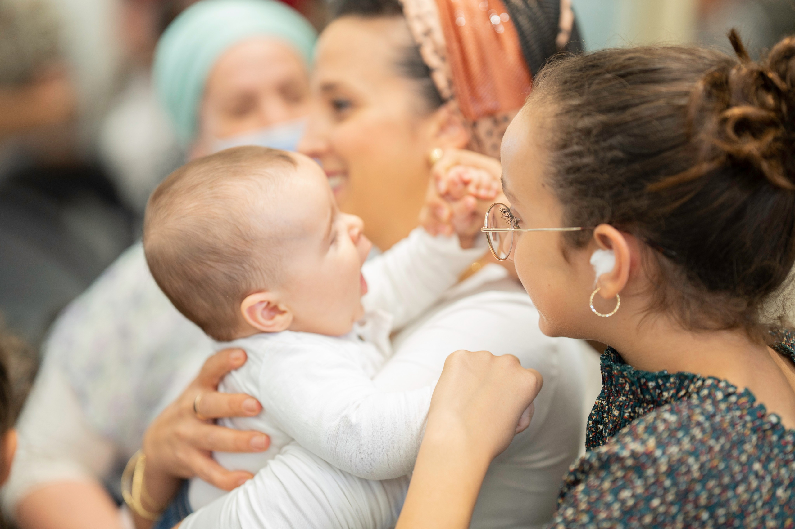 הברית של יוסף וחנה. יוסף מזרחי צילום חתונה, ברית וזוגיות. צלם מקצועי שאוהב להוציא אתכם הכי יפים ברגעים הכי מרגשים