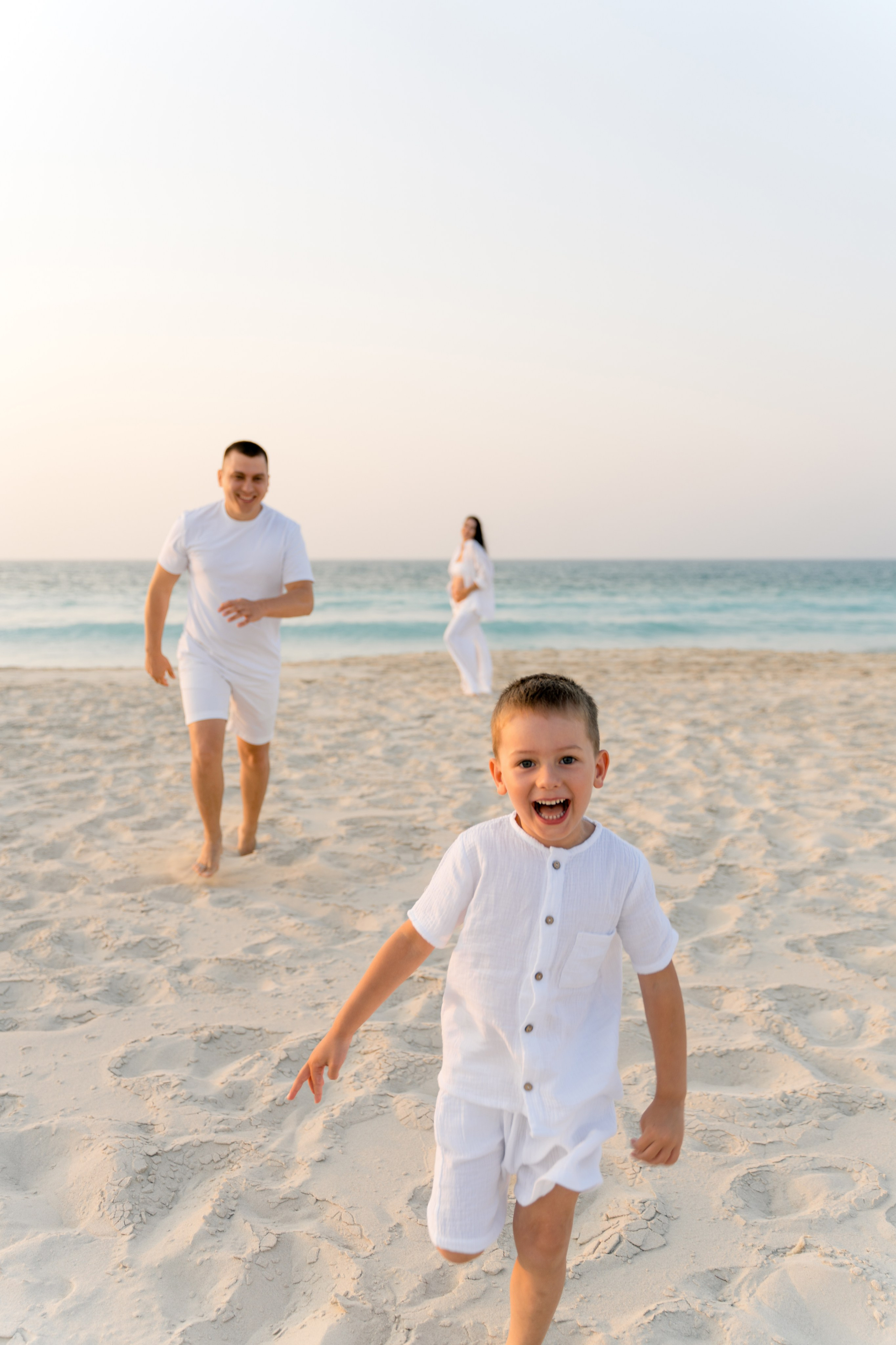 Family Photoshoot on&nbsp;the Beach in&nbsp;Abu Dhabi