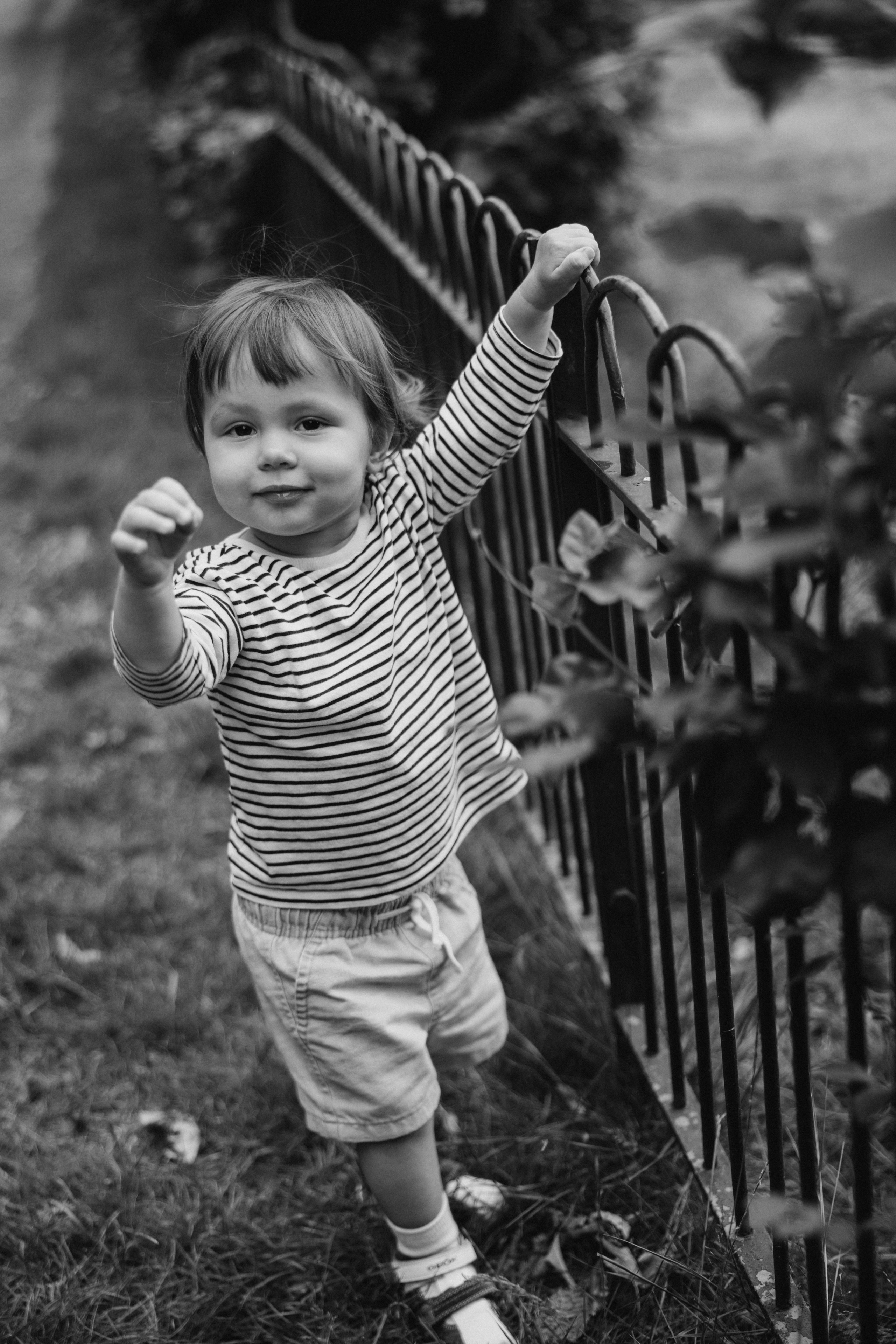 Milena with parents (Greenwich Park). Anastasia Klink, Photographer in London