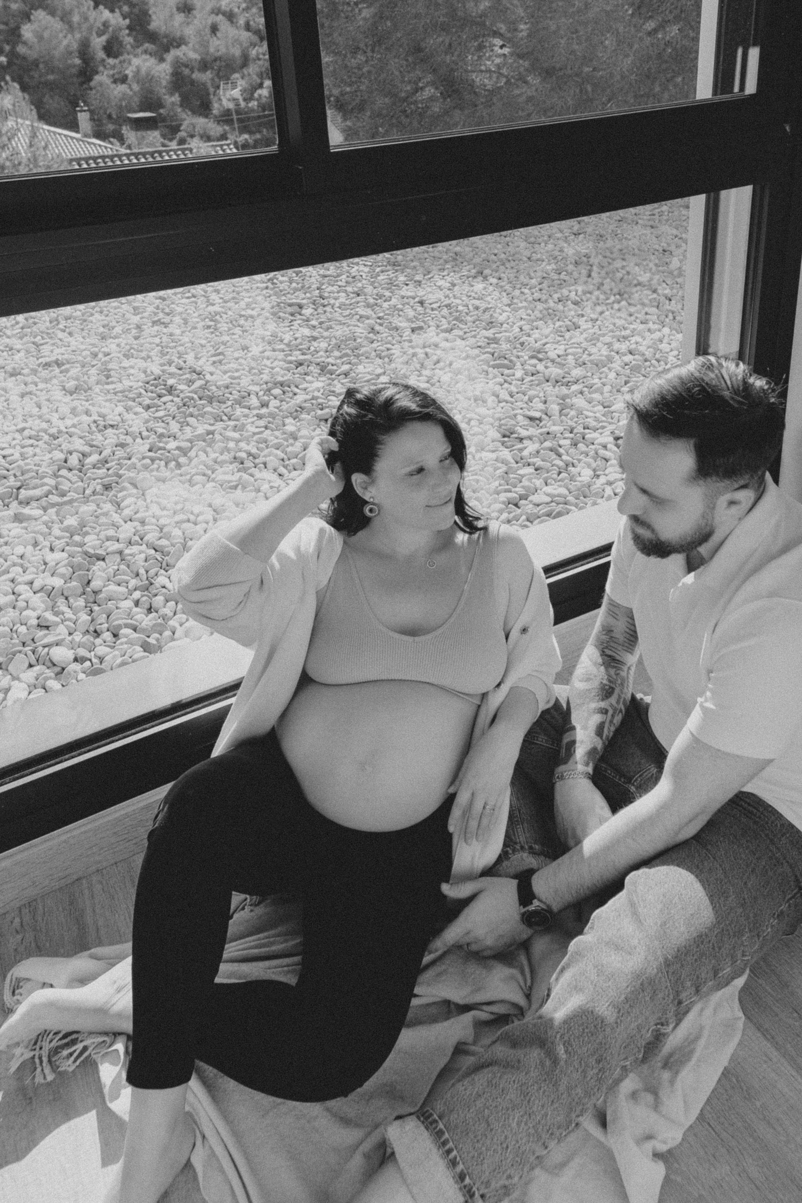 Sesión familiar embarazo. Fotografía profesional en Calafell - Elena Medvedeva