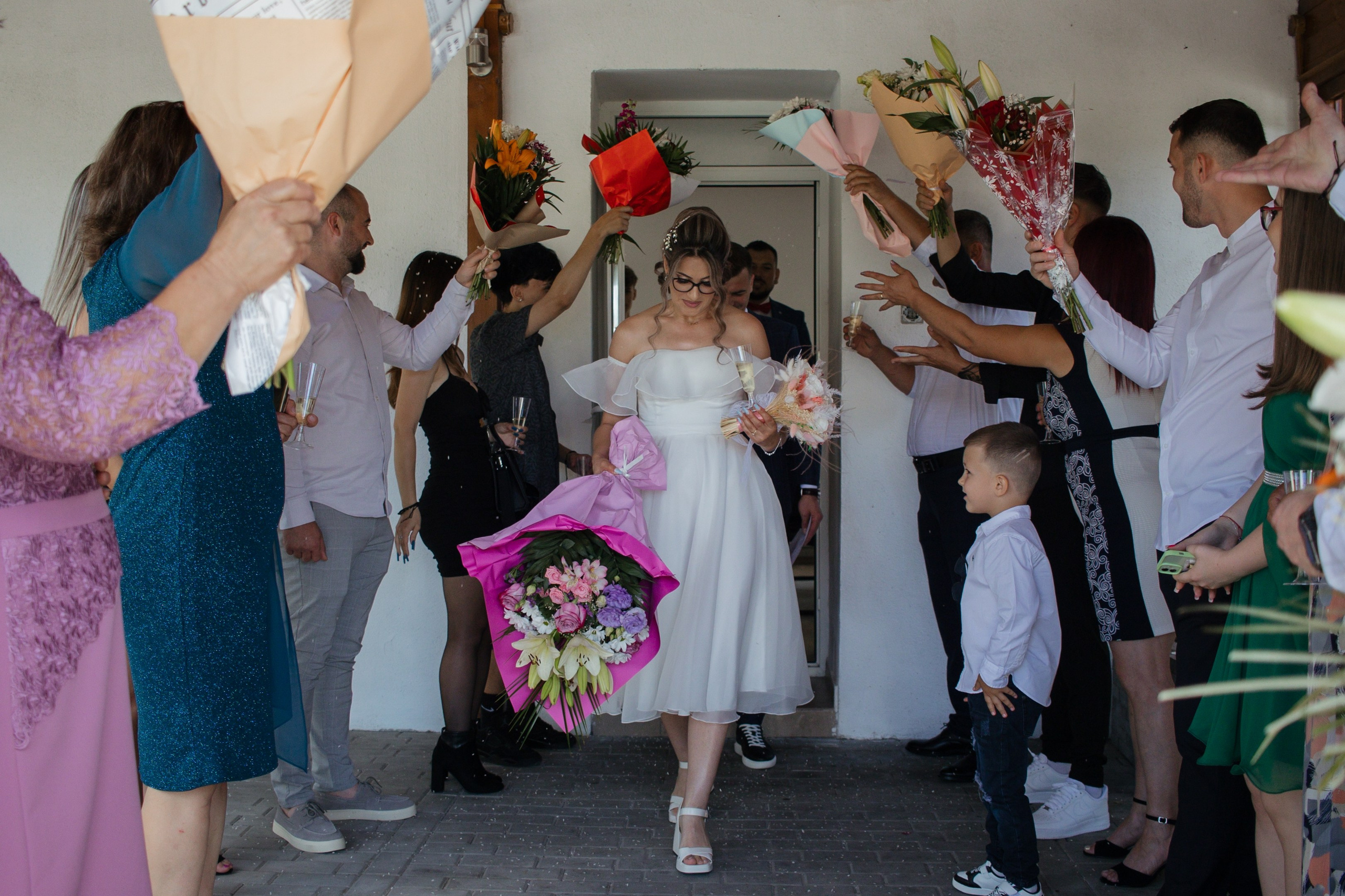 Oana & Vasile. Fotograf si videograf — evenimente si studio